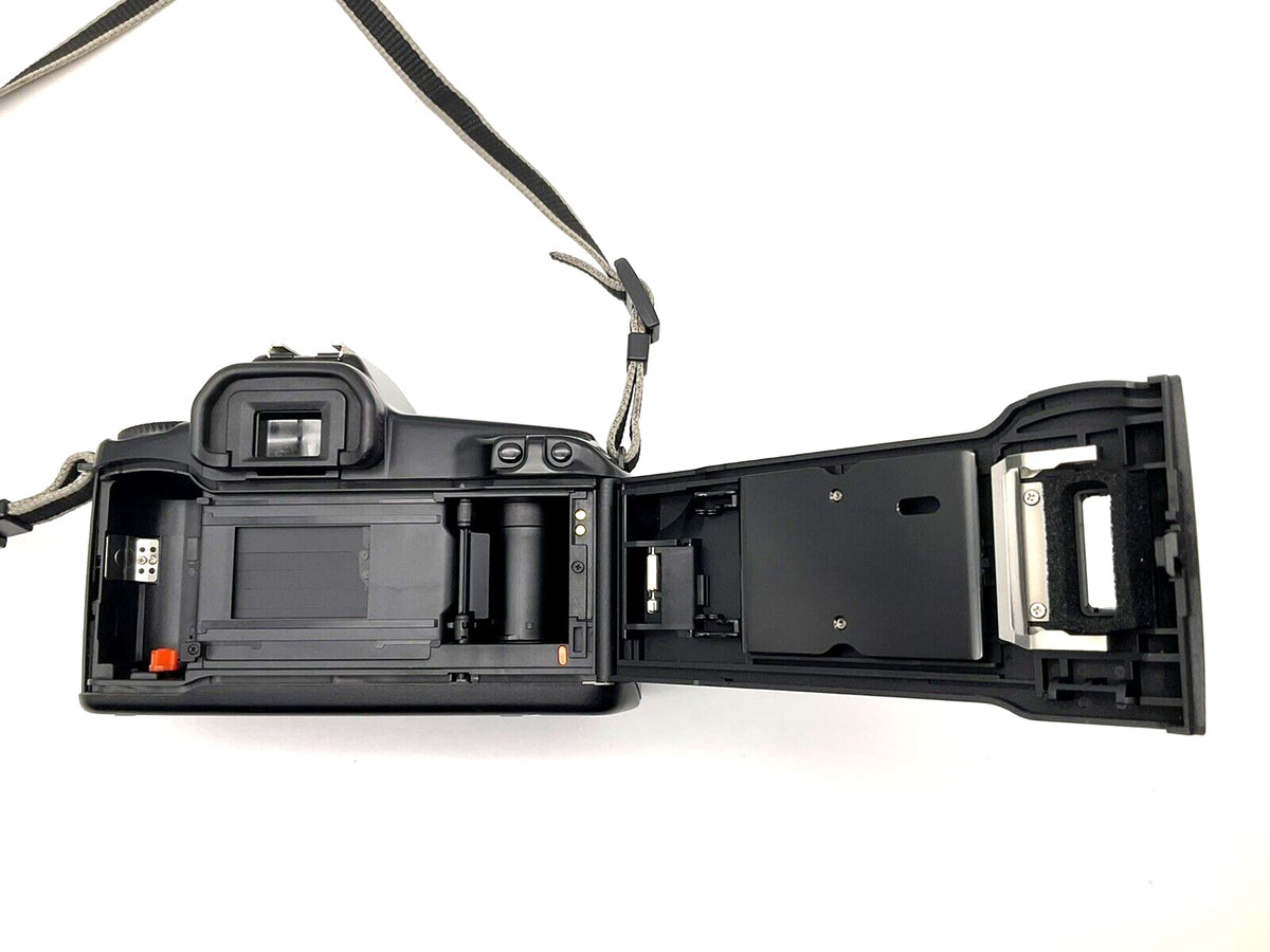 Canon EOS 1000 35mm SLR camera body, analog camera, autofocus and manual.