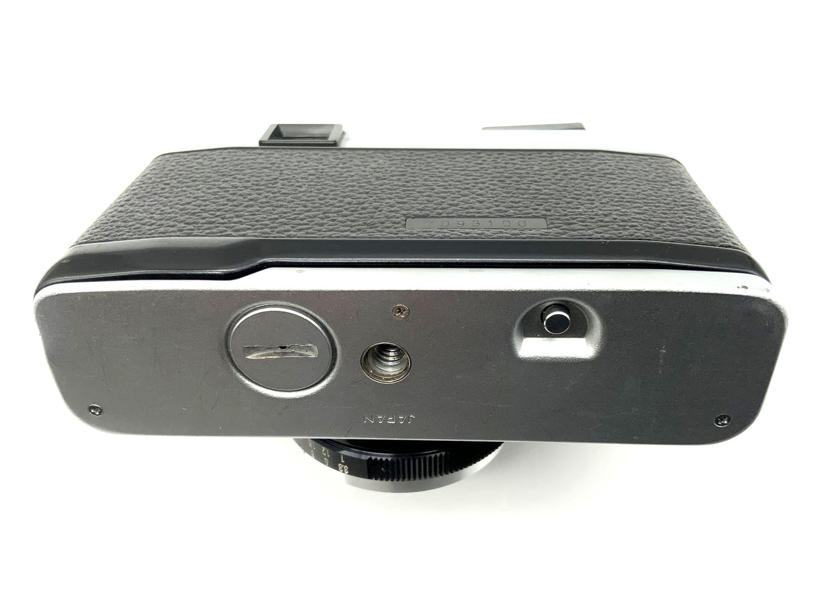 Minolta Hi-Matic G rangefinder camera with Rokkor 38mm 1:2.8 35mm compact camera