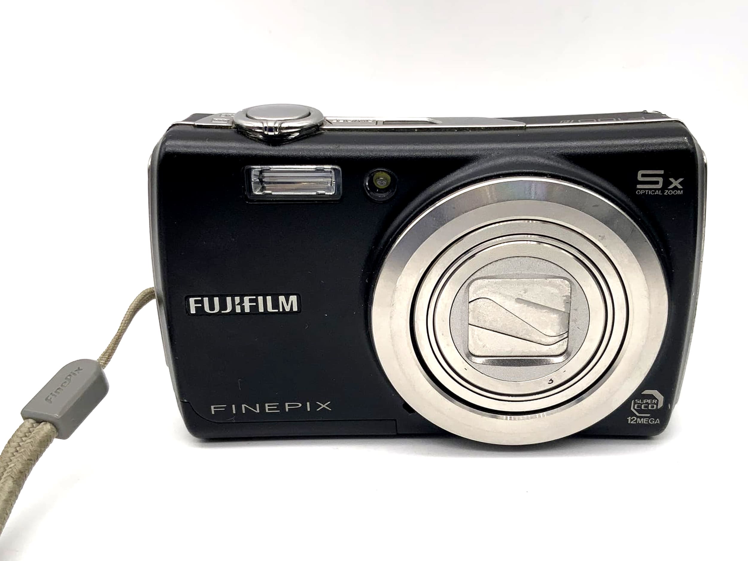 Fujifilm Finepix F100 FD mit Fujinon Zoom Lens 5x f=6 4-32mm 1:3.3-5.1 12 MP