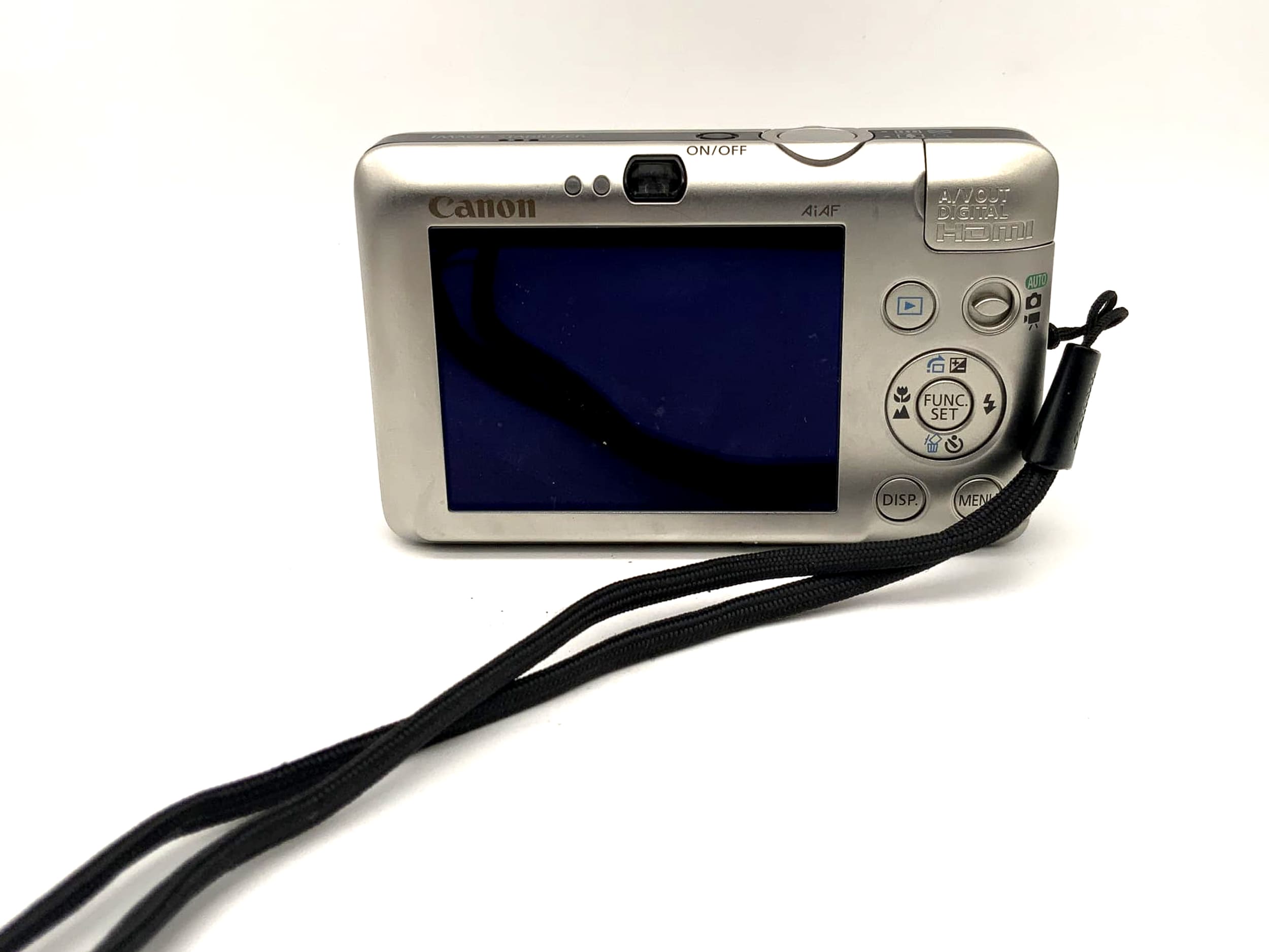 Canon IXUS 100 IS mit Zoom Lens 3x IS 5.9-17.9mm 1:3.2-5.8 12.1 MP