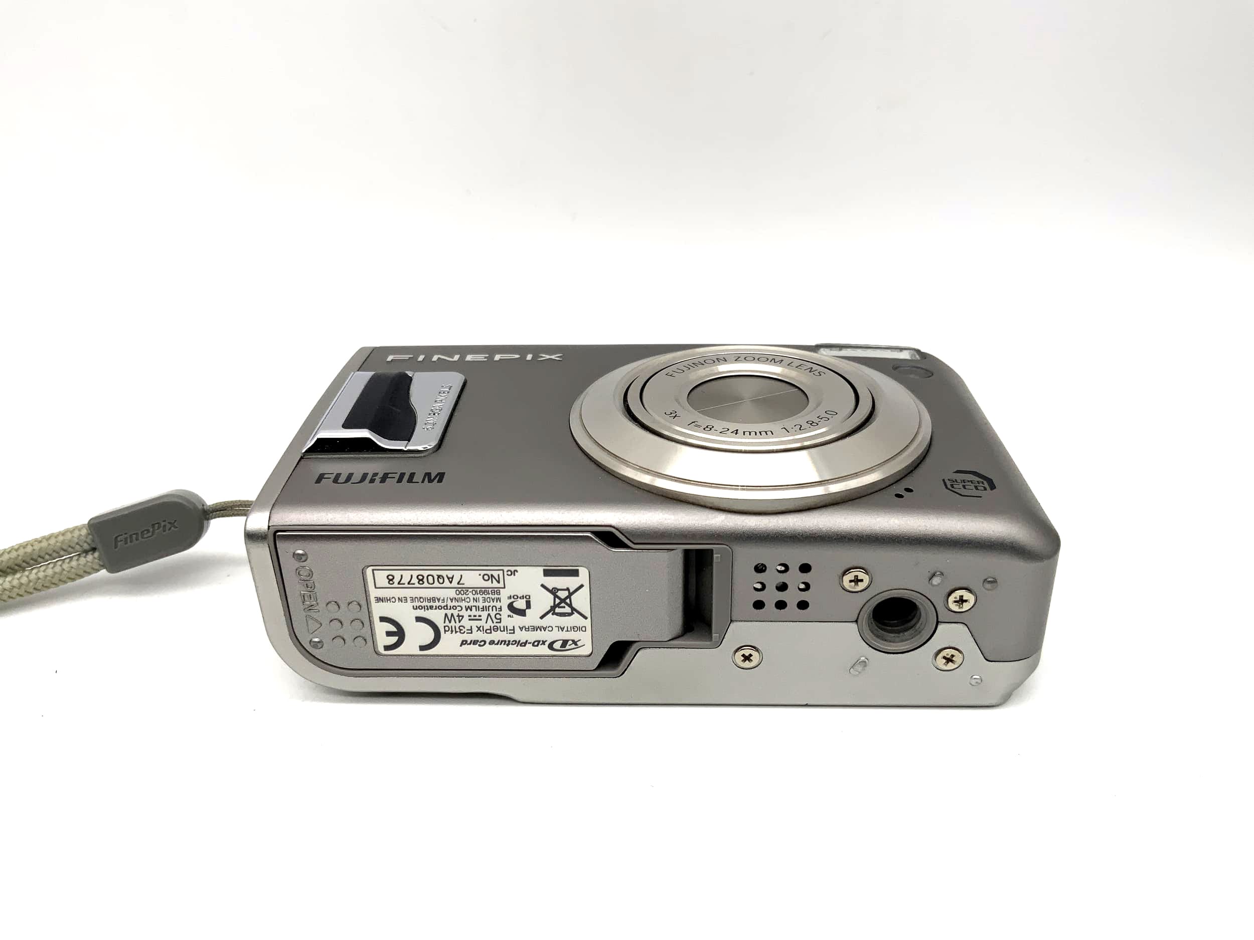 Fujifilm FinePix F31 fd mit Fujinon Zoom Lens 3x f=8-24mm 1:2.8-5.0 Super CCD