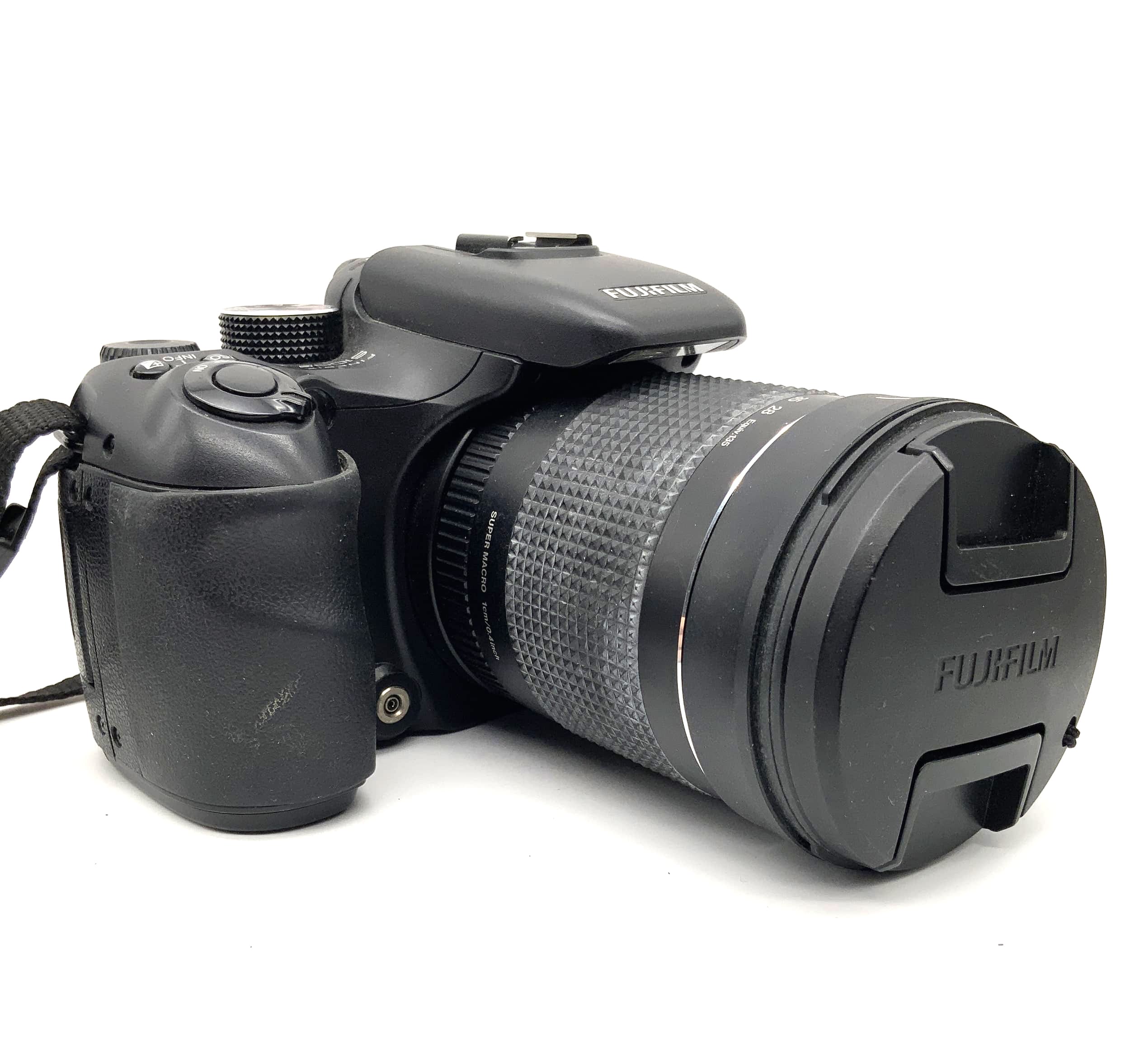 Fujifilm FinePix S100 FS 14.3x Optical f=7.1-101.5mm 1:2.8-5.3 11.1 MP 28-400mm