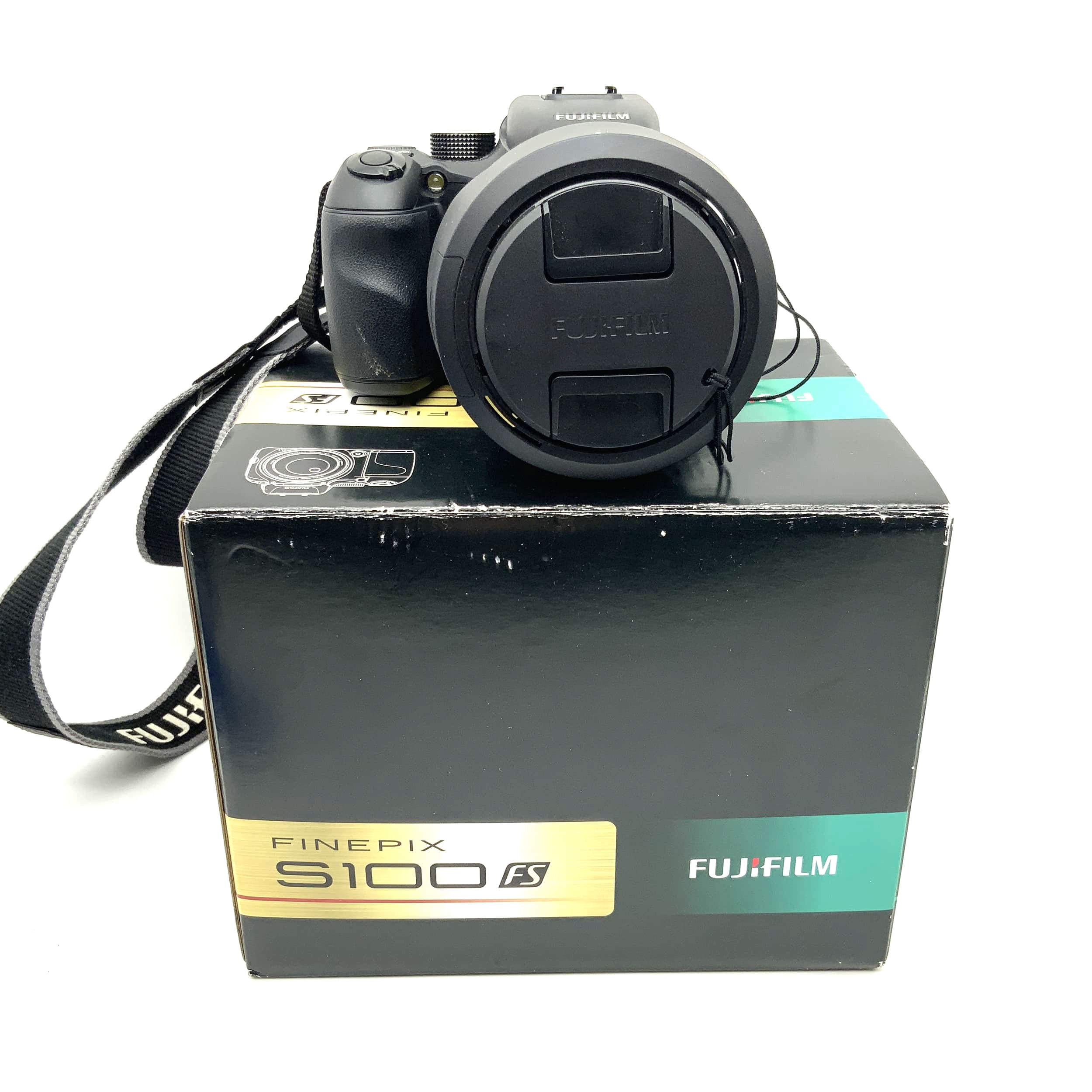 Fujifilm FinePix S100 FS f=7.1-101.5mm 1:2.8-5.3 11.1 MP 28-400mm OVP