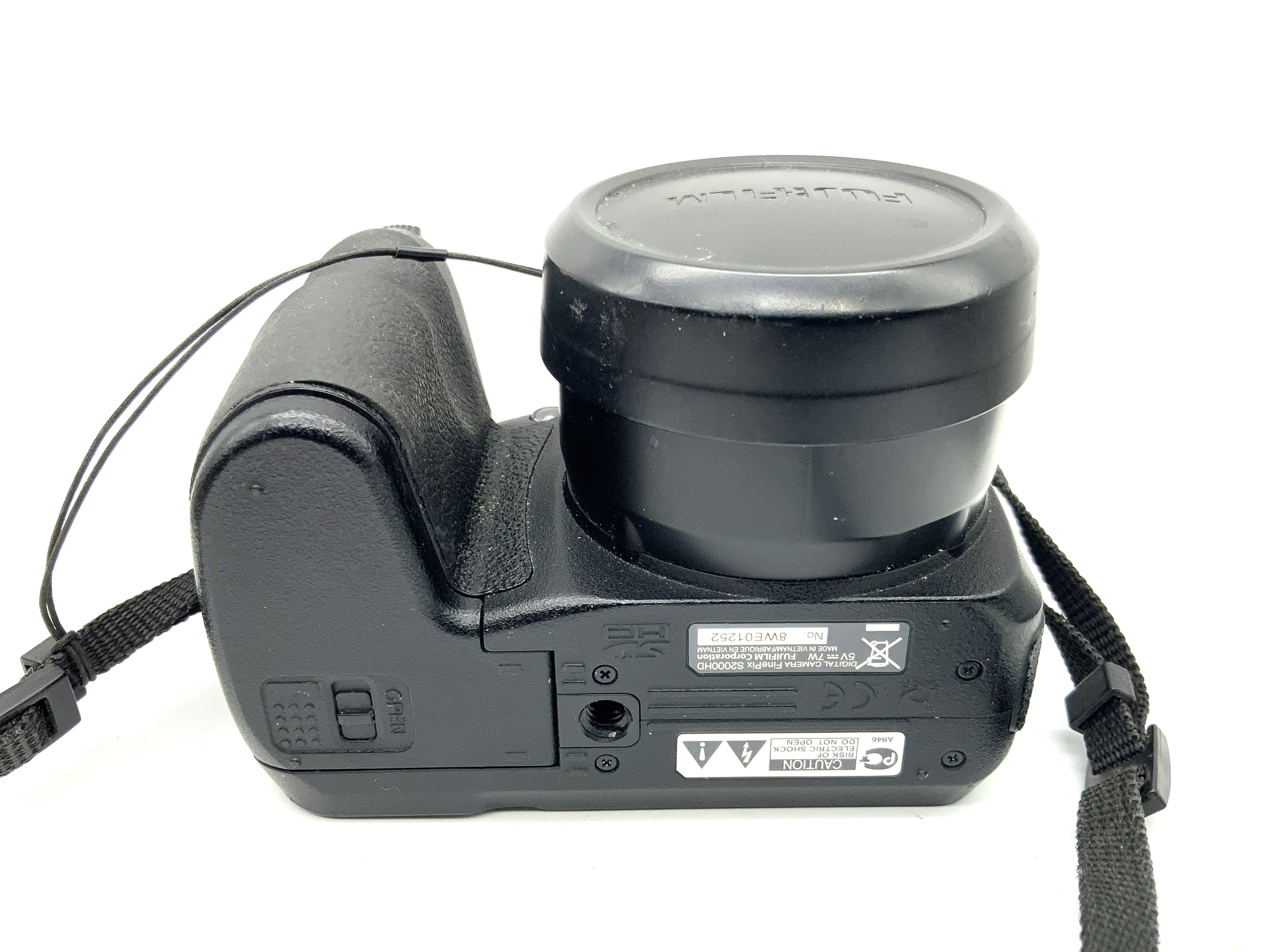 Fujifilm FinePix S2000 HD 15x Optical f=5.0-75.0mm 1:3.5-5.4 10.0 MP
