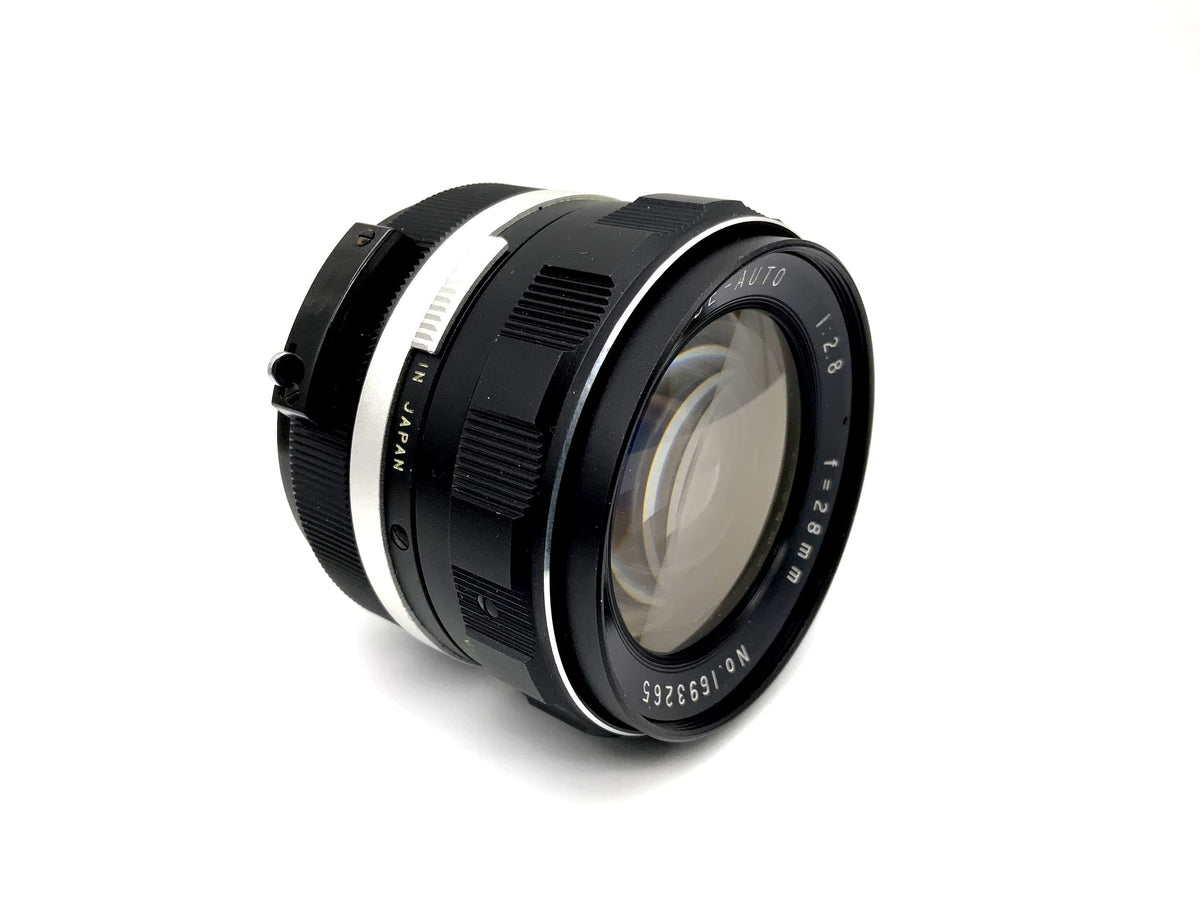 Objectif Soligor 28 mm 1:2.8 grand angle automatique (Minolta MD)