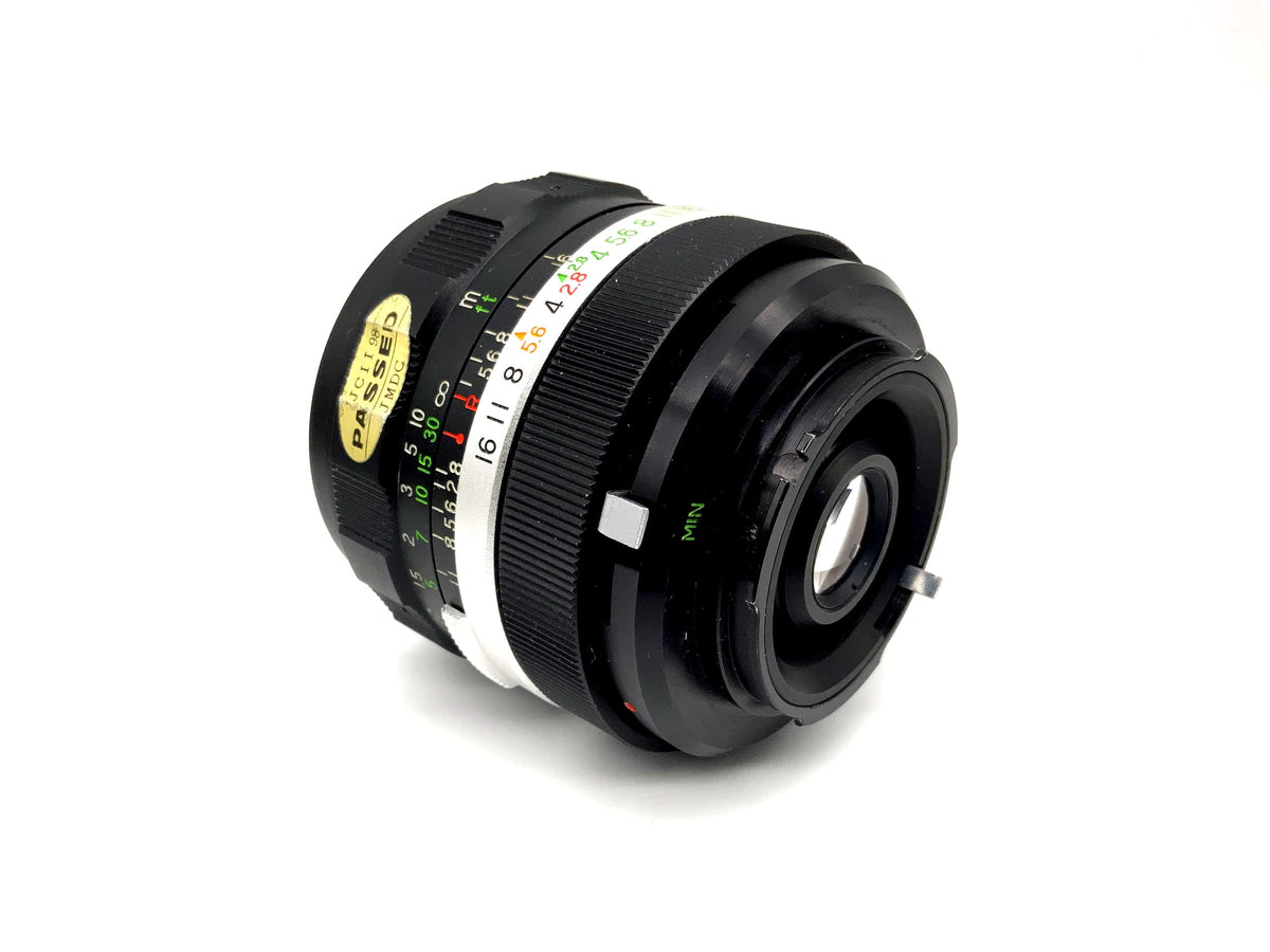 Objectif Soligor 28 mm 1:2.8 grand angle automatique (Minolta MD)