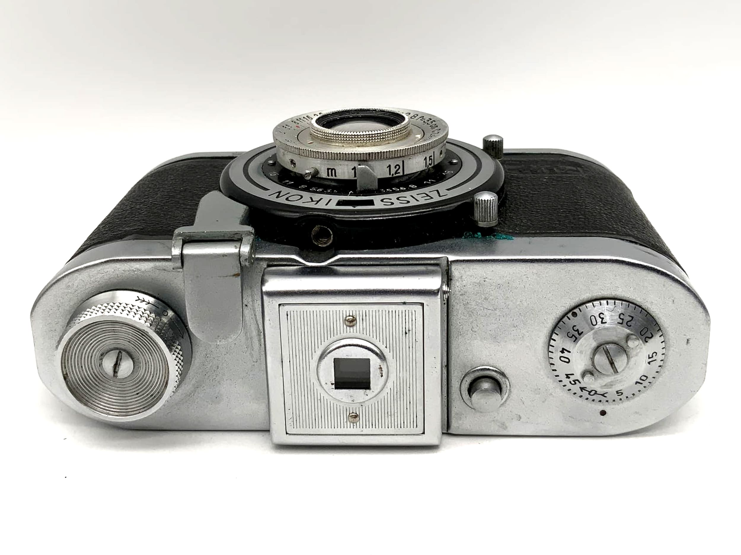 Zeiss Ikon Tenax rangefinder camera with Carl Zeiss Tessar 1:2.8/3.5cm Compur lens