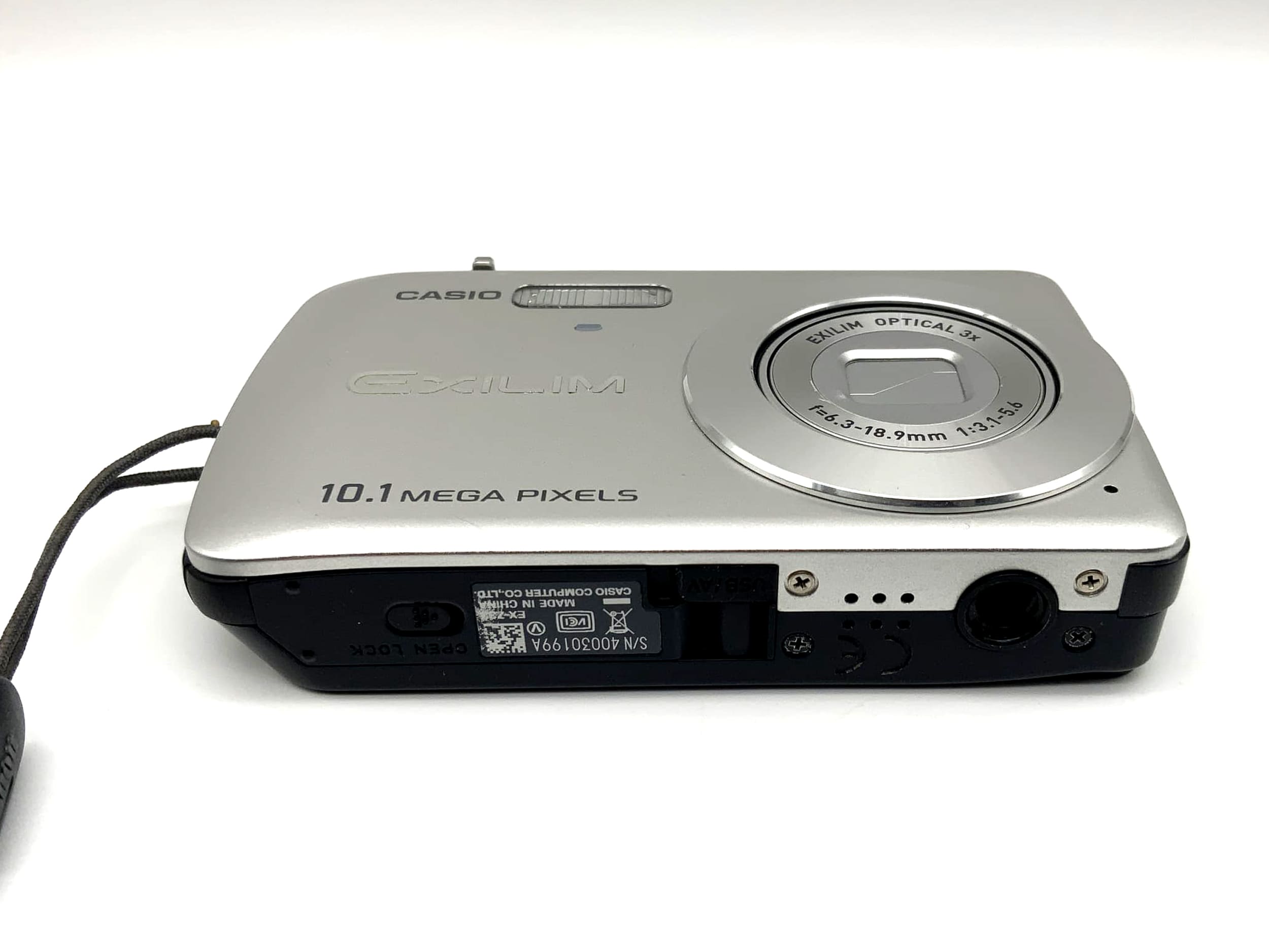 Casio EX-Z33 mit Optical 3x f=6.3-18.9mm 1:3.1-5.6 10.1 Mega Pixels Exilim