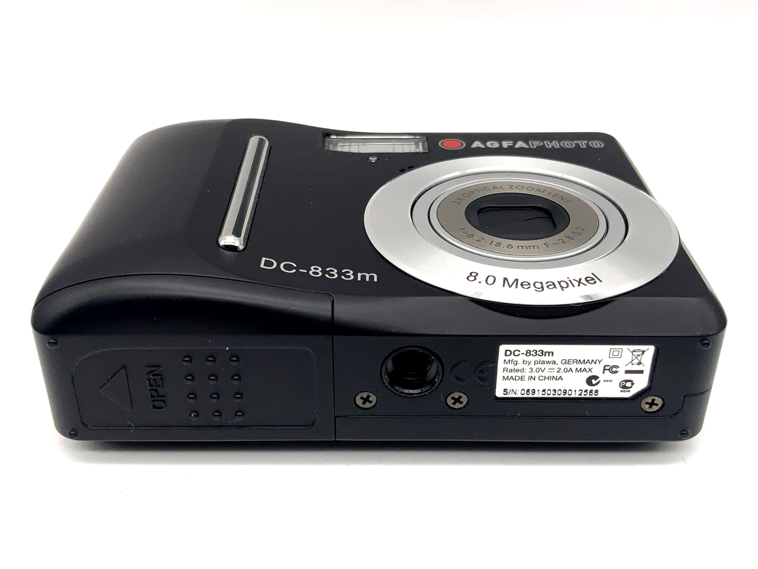 Agfa DC-833m mit 3x Optical Zoom Lens f=6.2-18.6mm F=2.8-5.2 8.0 Megapixel