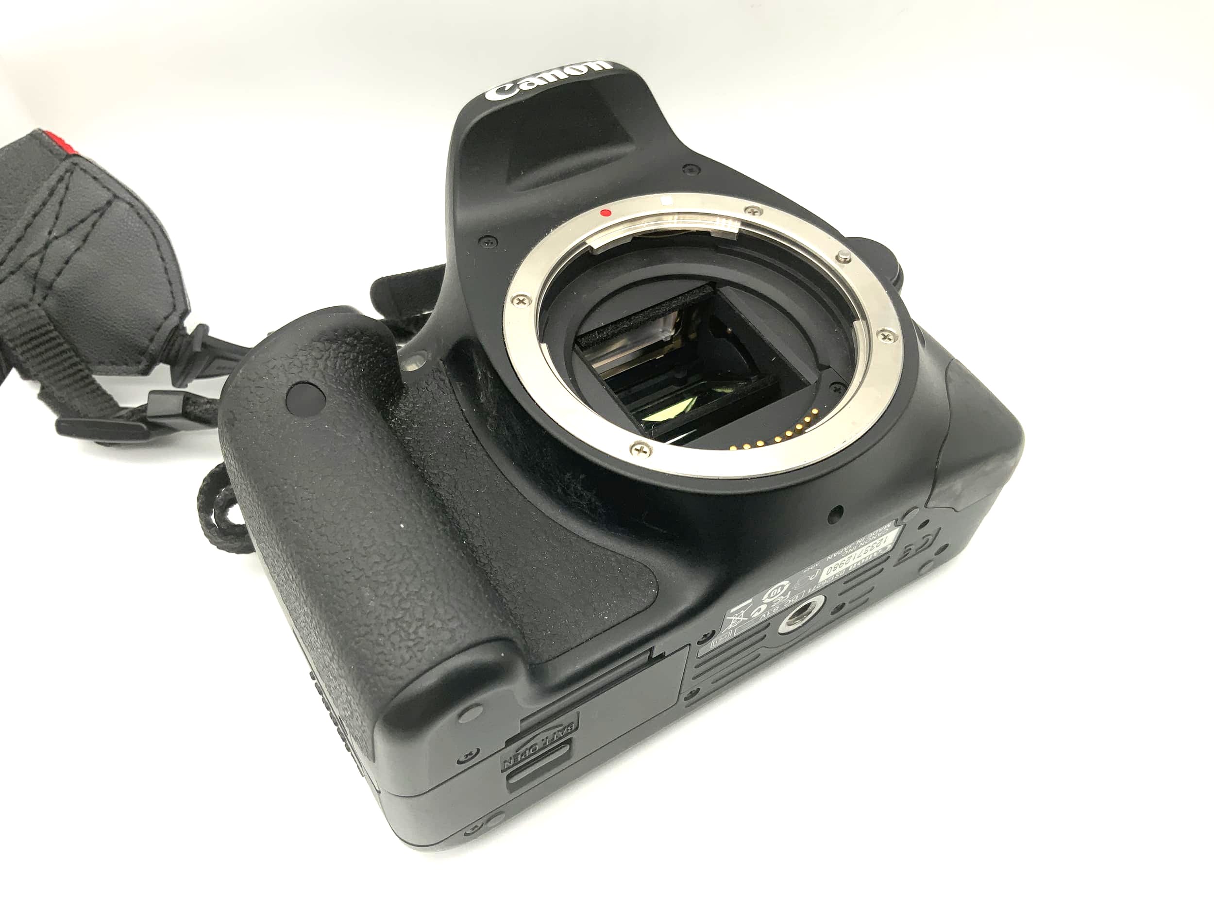 Canon EOS 550D Spiegelreflexkamera DSLR digital Body Gehäuse (Canon EF)