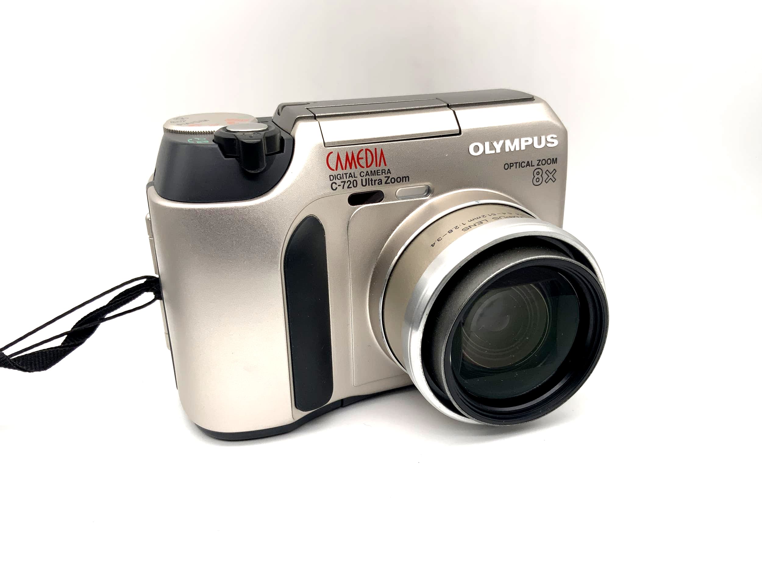 Olympus C-720 Ultra Zoom mit Zoom Lens AF 6.4-51.2mm 1:2.8-3.4 3.0 MP Camedia