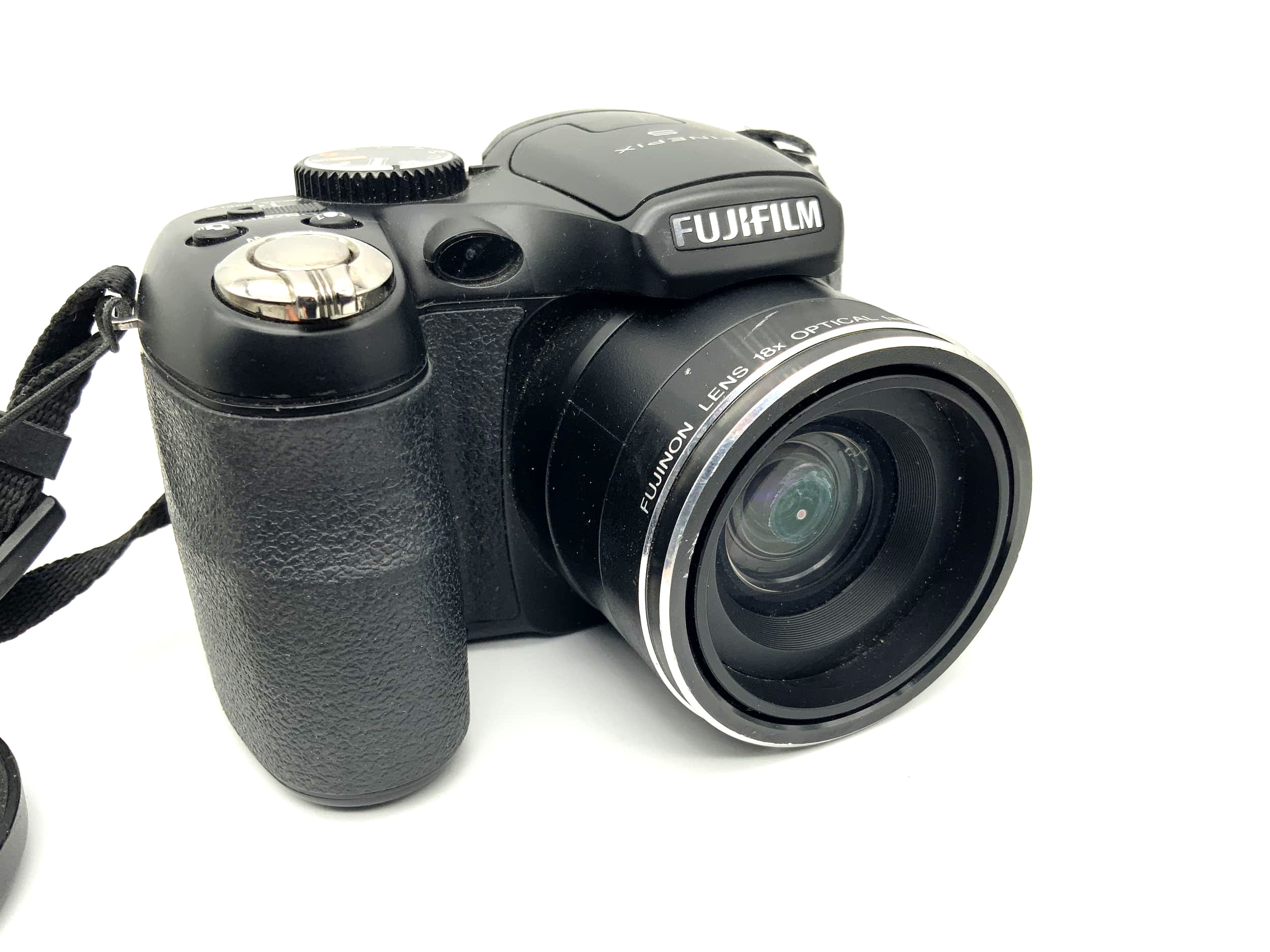 Fujifilm Finepix S2980 mit 18x Optical Zoom f=5.0-90.0mm 1:3.1-5.6 14 MP