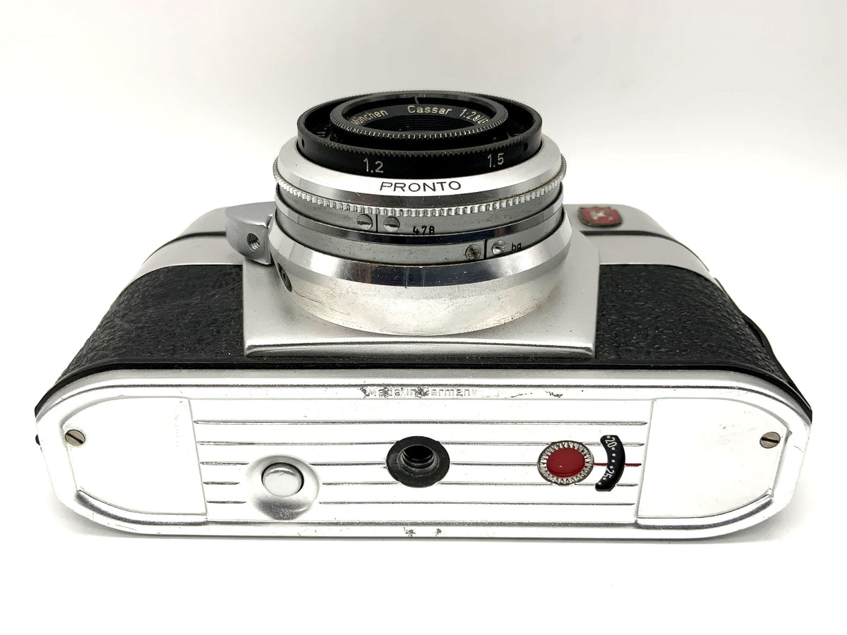 Appareil photo à viseur Regula L Steinheil Munich Cassar 1:2.8 f=45mm Pronto appareil photo analogique