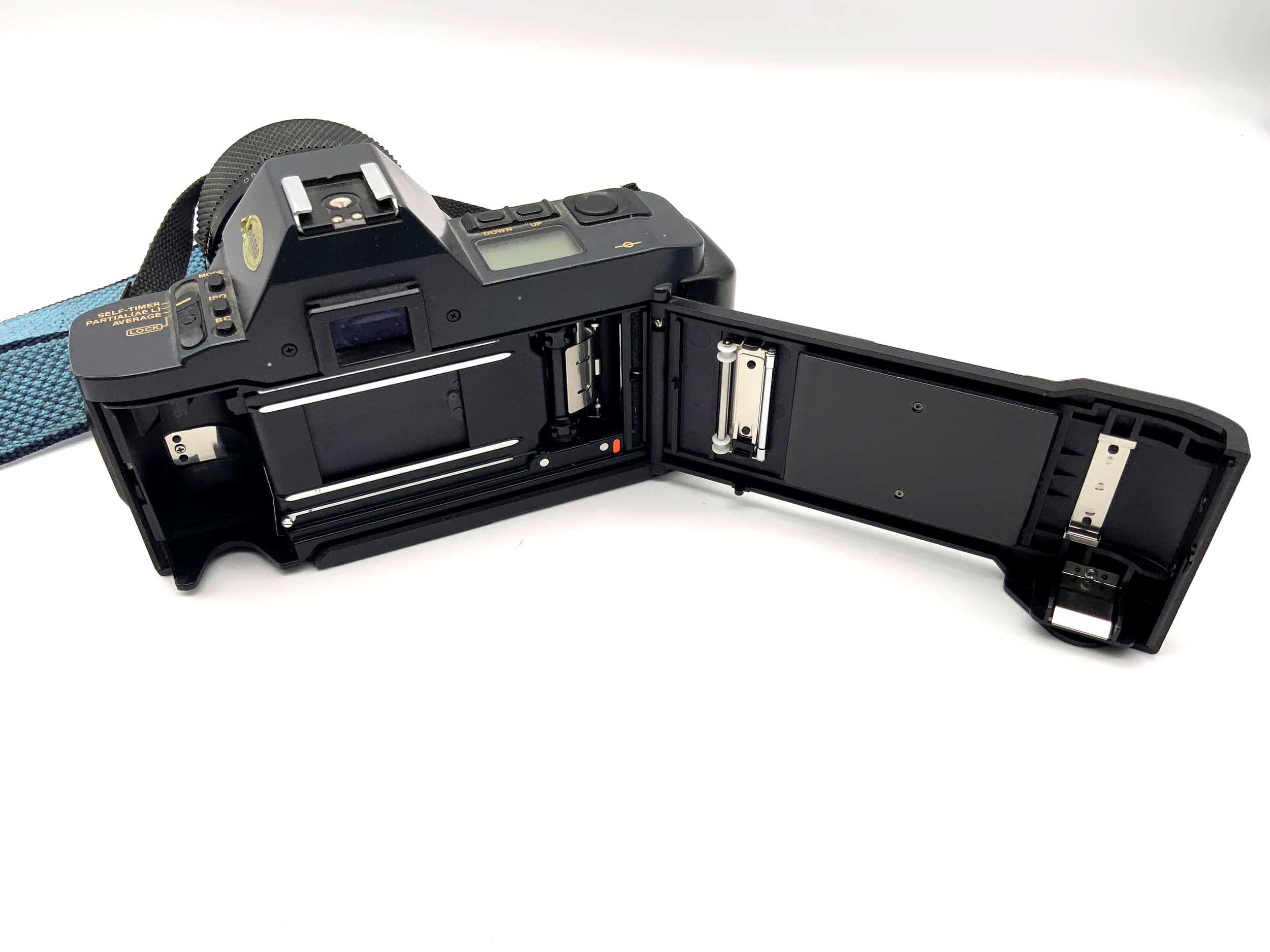 Canon T70 analoge Spiegelreflexkamera mit Soligor S/M 28-70mm 1:3.9-4.8 Objektiv