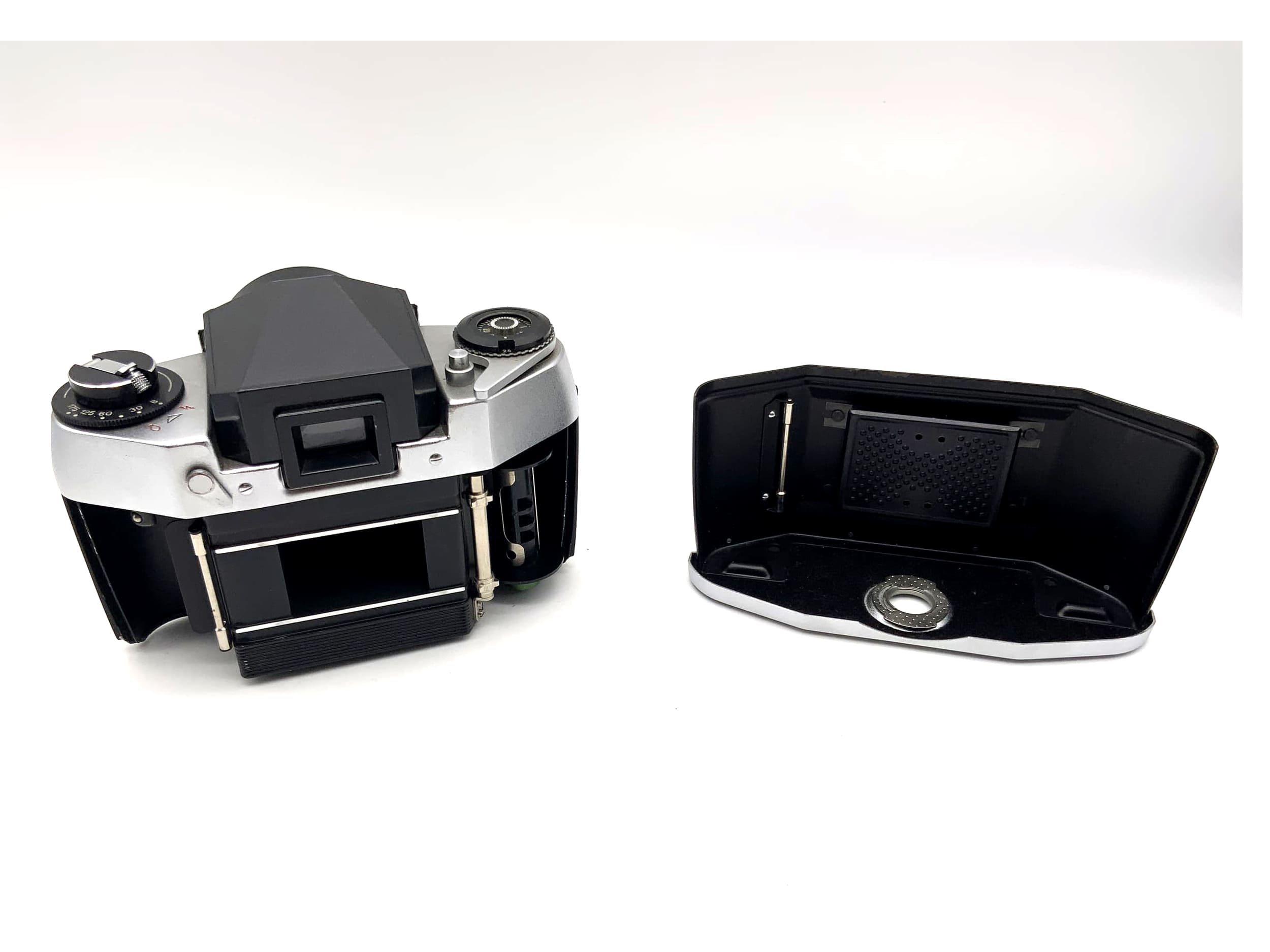 Exakta EXA 1b avec appareil photo reflex Revuenon Special 2.8 135 mm analogique 35 mm