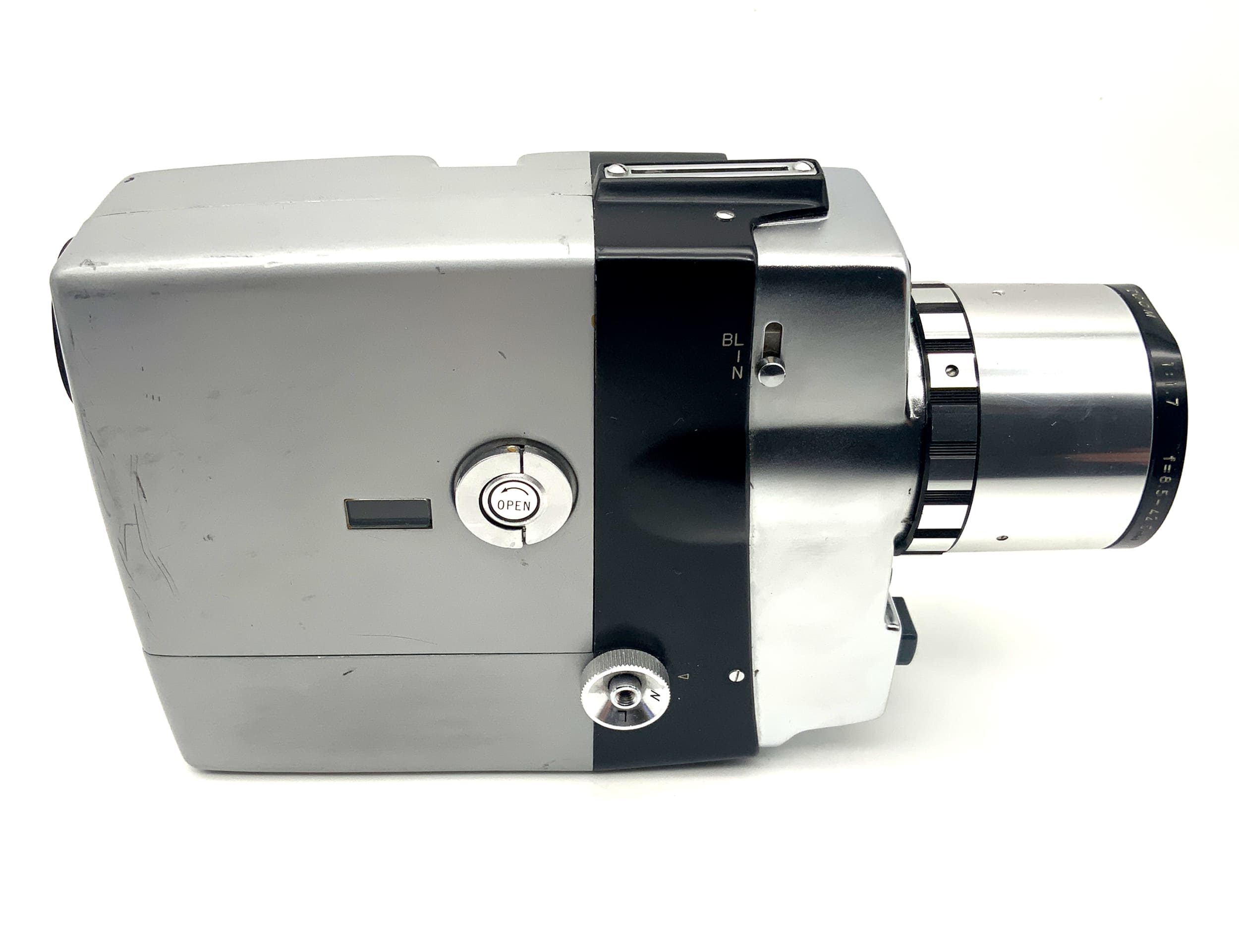 Yashica Super-8 50 Filmkamera mit Yashinon 1:1.7 8.5-42.5mm Super 8 mit Griff