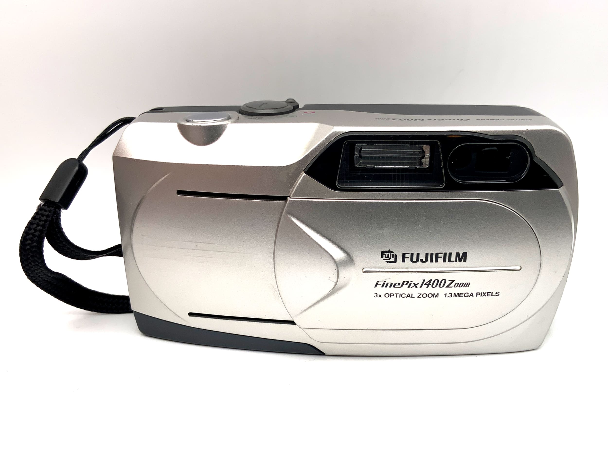 Fujifilm FinePix 1400 Zoom Digitale Kompaktkamera f=6-18mm 3x Optical 1.3 MP