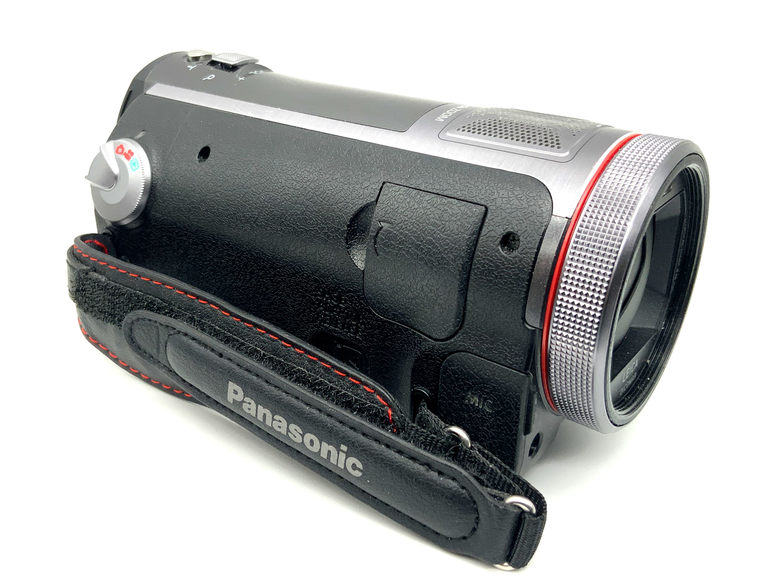 Panasonic HDC-TM700 3MOS Camcorder f=3.45-41.4mm 1:1.5 14.2 MP 35mm Wide 32GB