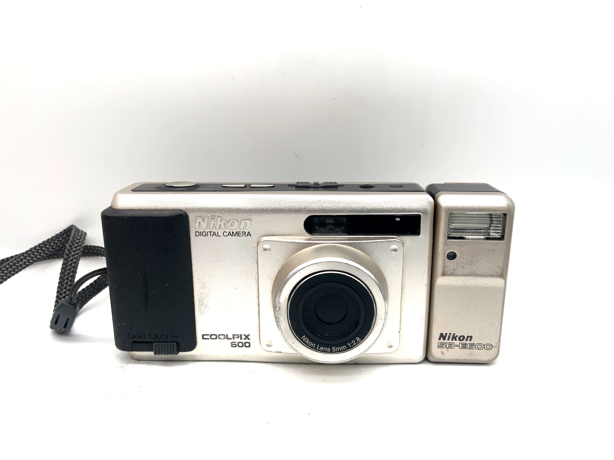 Nikon Coolpix 600 Digitale Kompaktkamera mit 5mm 1:2.8