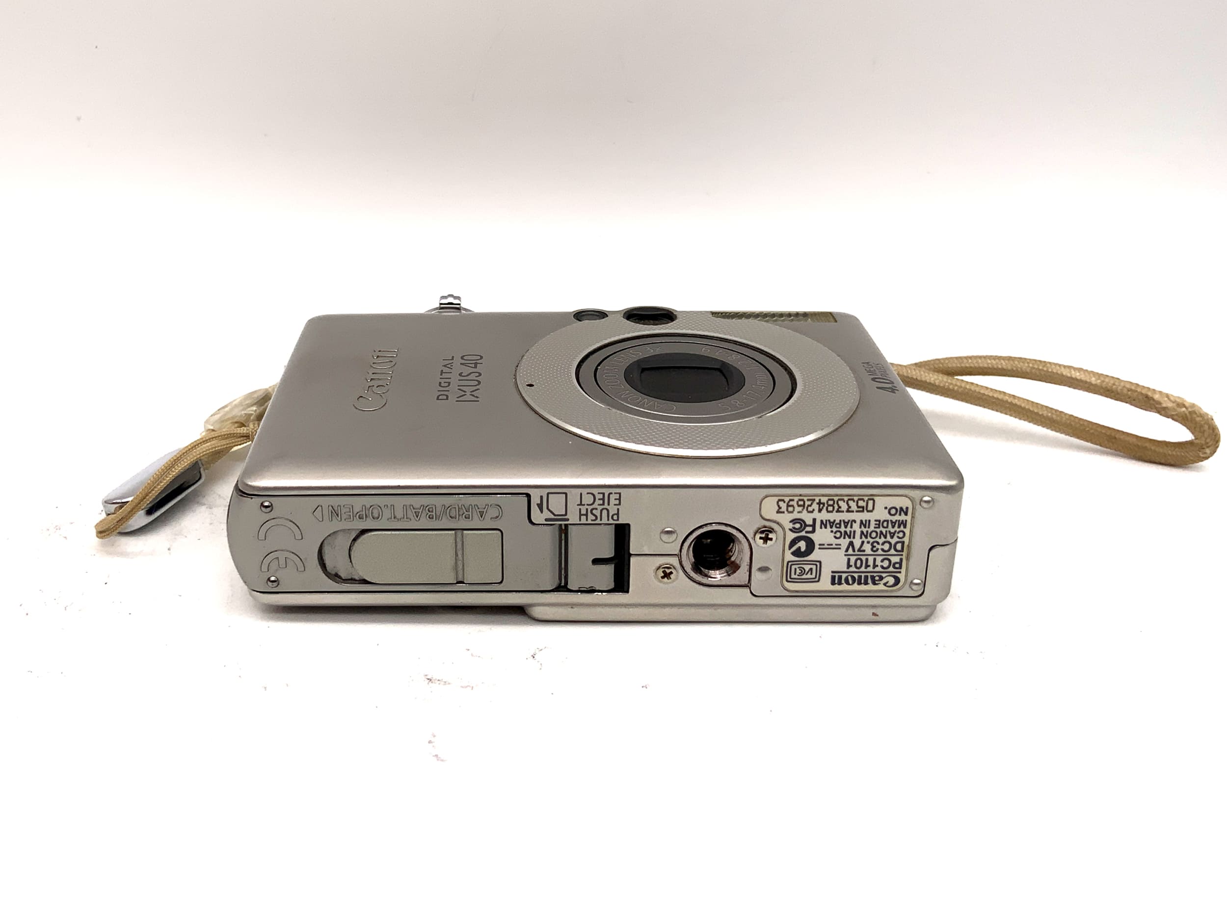 Canon IXUS 40 Digitale Kompaktkamera mit 3x 5.8-17.4mm 1:2.8-4.9