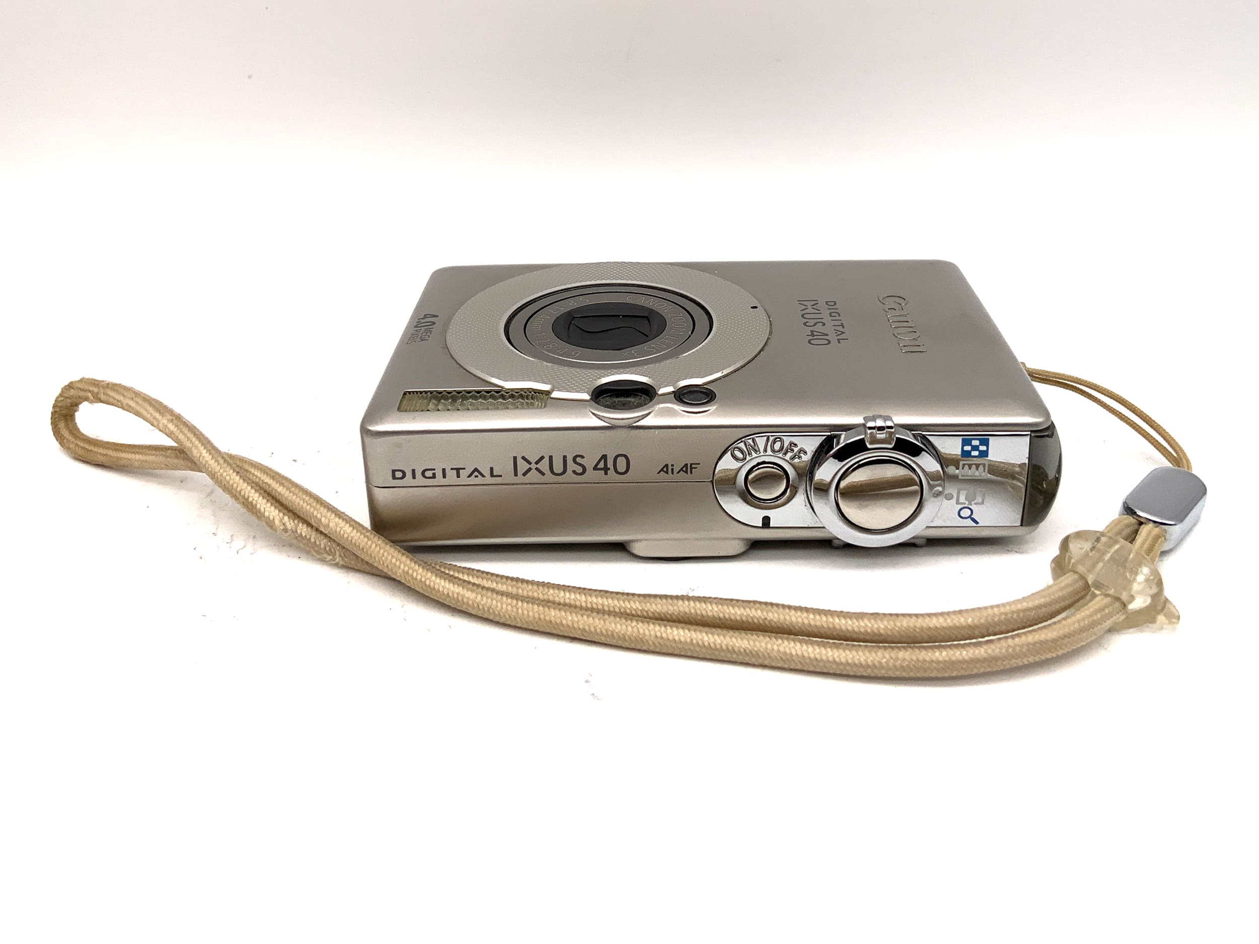 Canon IXUS 40 Digitale Kompaktkamera mit 3x 5.8-17.4mm 1:2.8-4.9