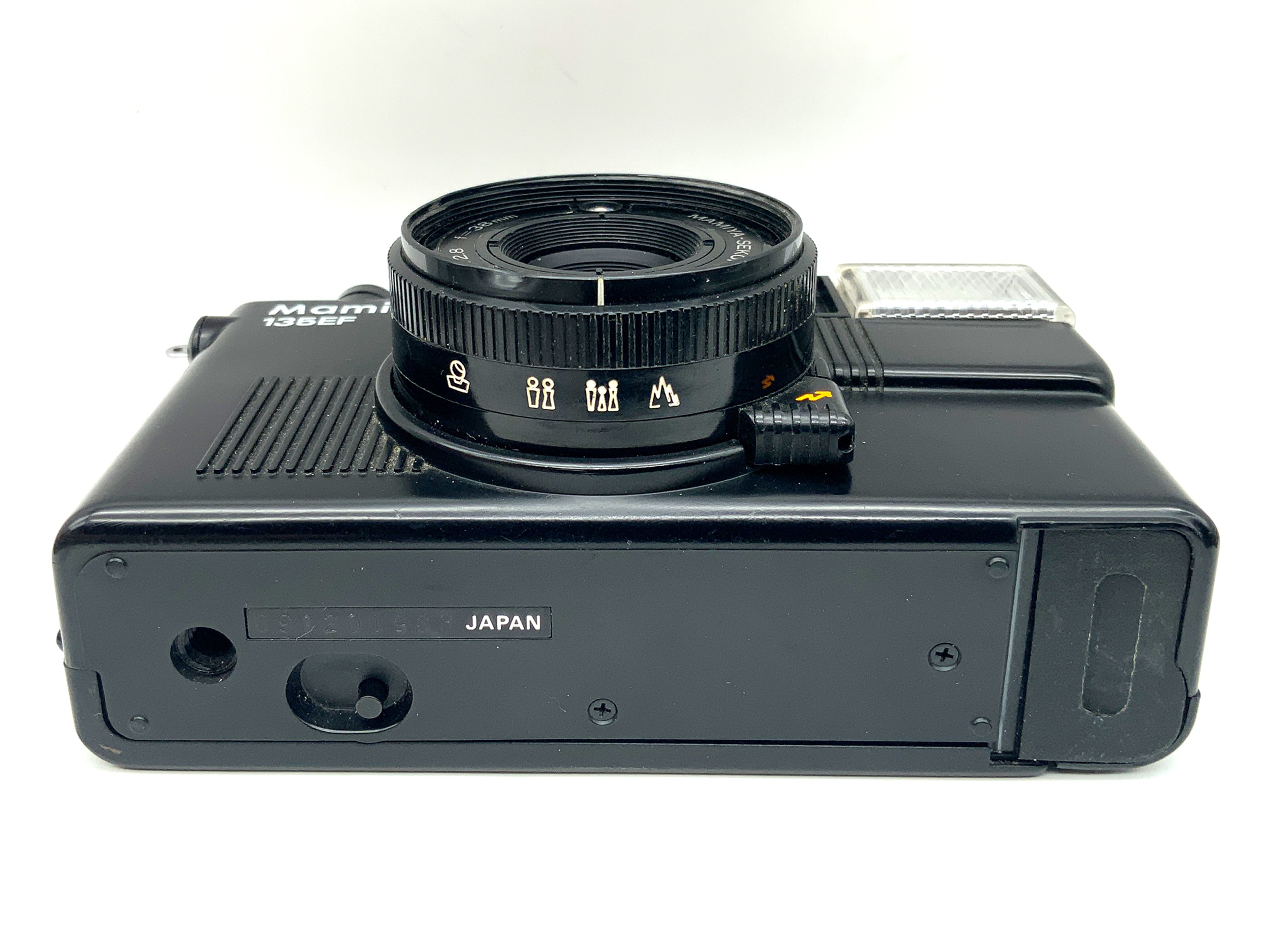 Mamiya 135EF Sucherkamera mit Mamiya-Sekor 1:2.8 f=38mm Analogkamera