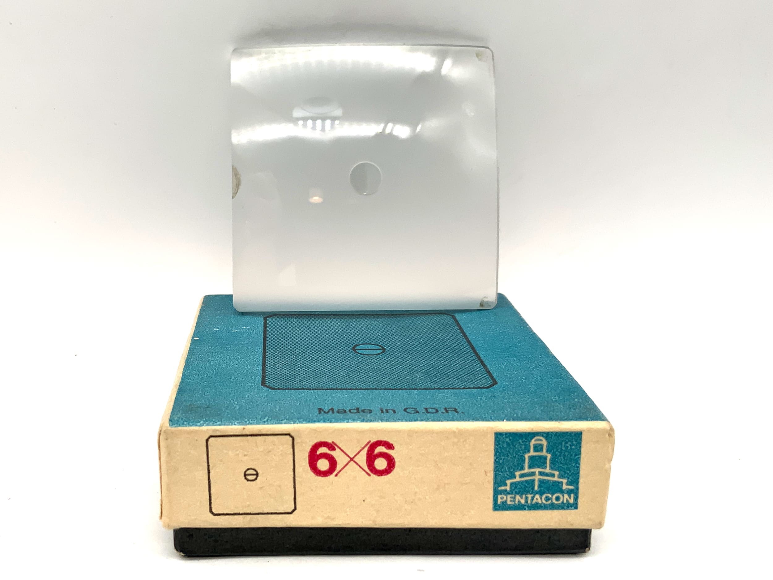 Pentacon Six 6x6 ground glass focusing screen coincidence wedge pair image field lens