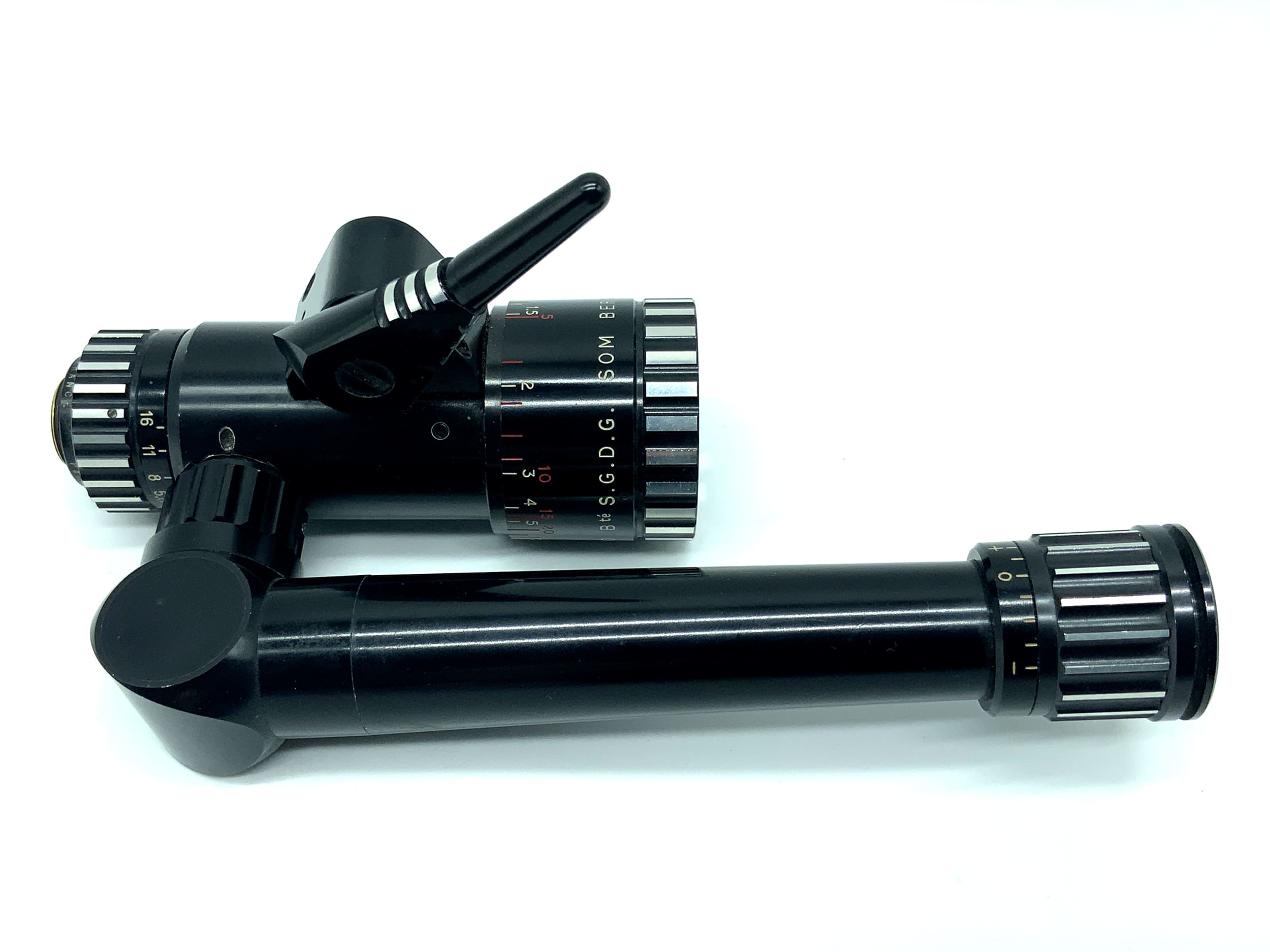 Objectif zoom zébré pan-cinor Som Berthiot 8-40mm 1:1.9 (monture D)