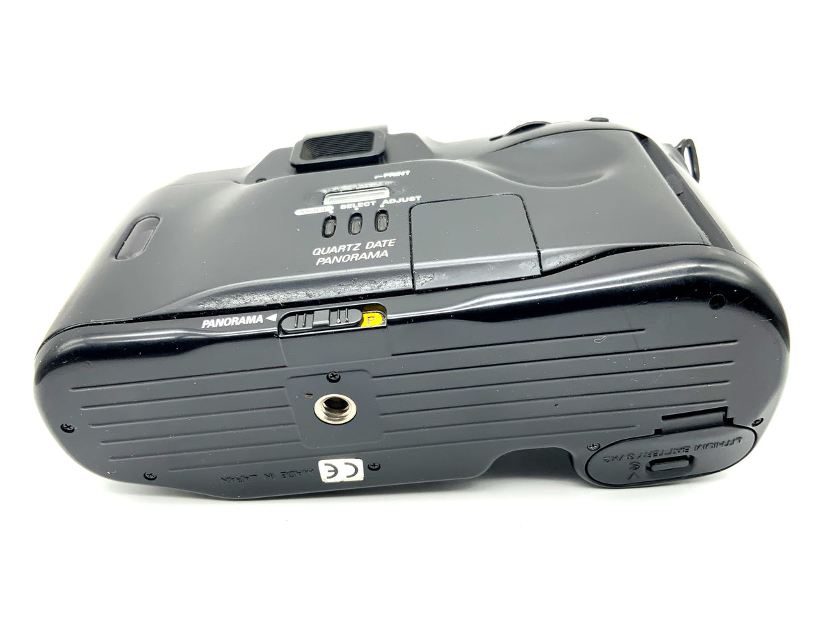Nikon F70 SLR Quartz Date Panorama 35mm SLR analog Body (Nikon AF)