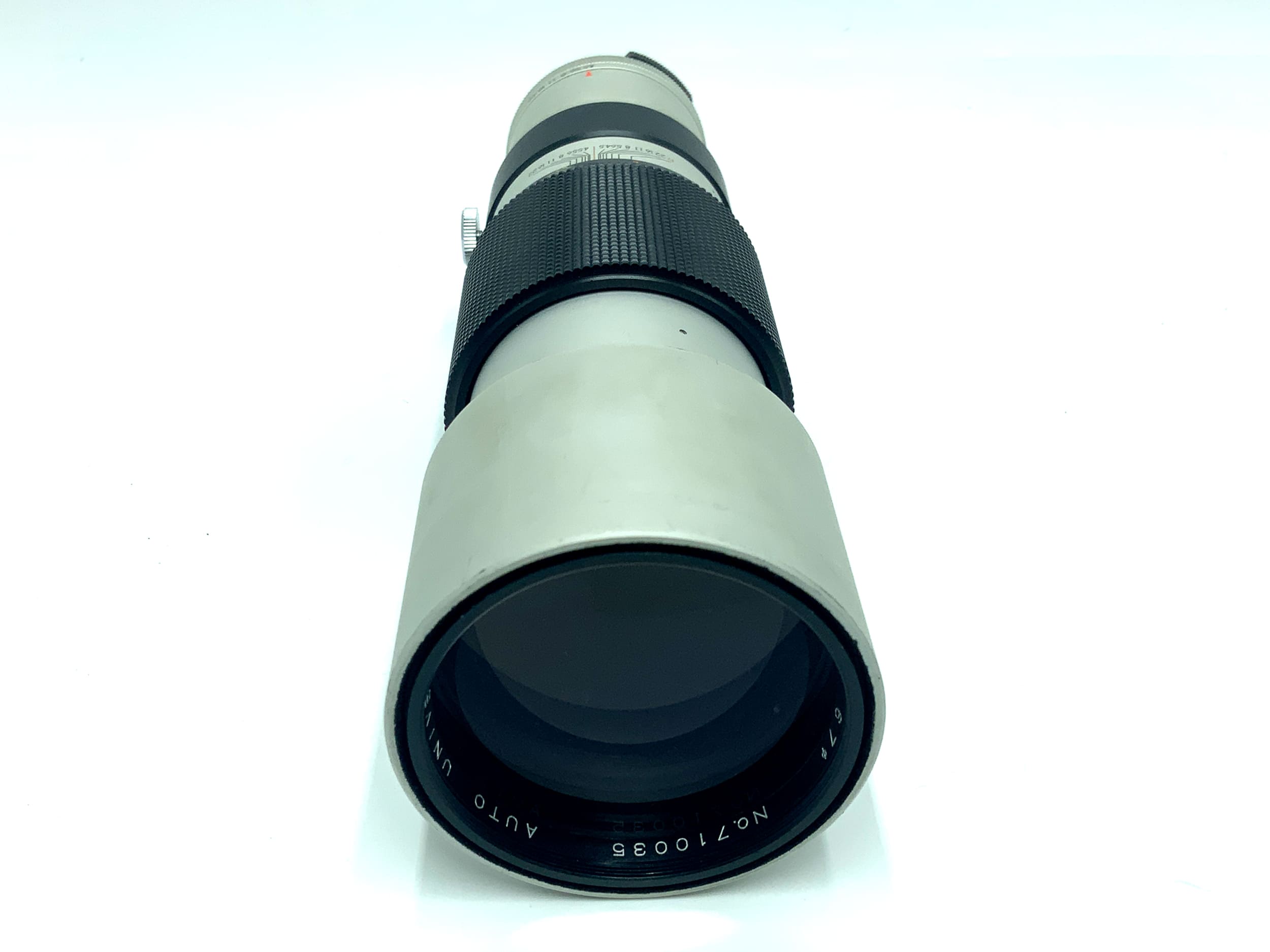 Universar Auto Tele 300m 1:4.5 Objektiv Festbrennweite (M42)