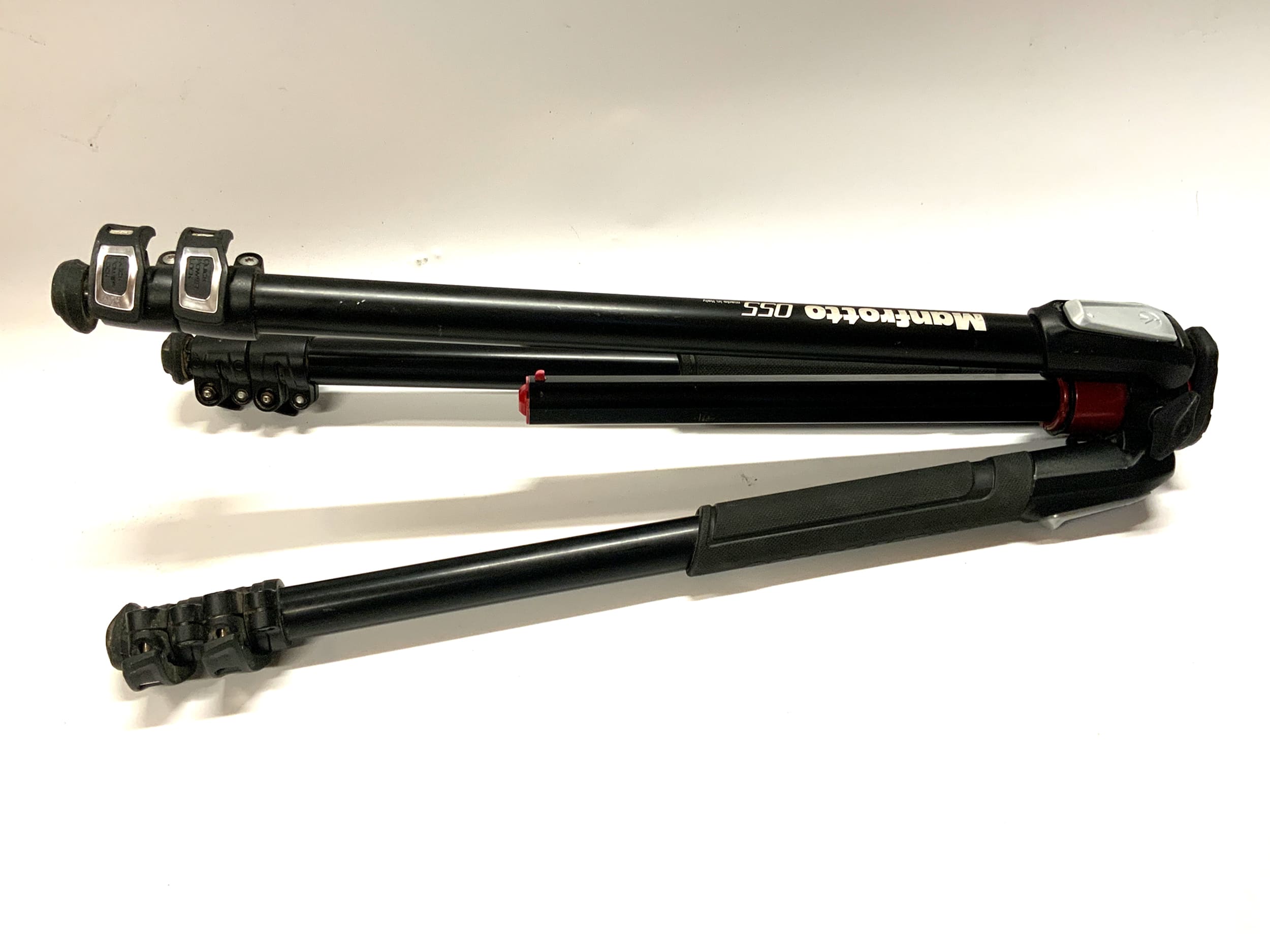 Manfrotto MT055XPRO3 Stativ schwarz Alustativ Dreibeinstativ Fotostativ