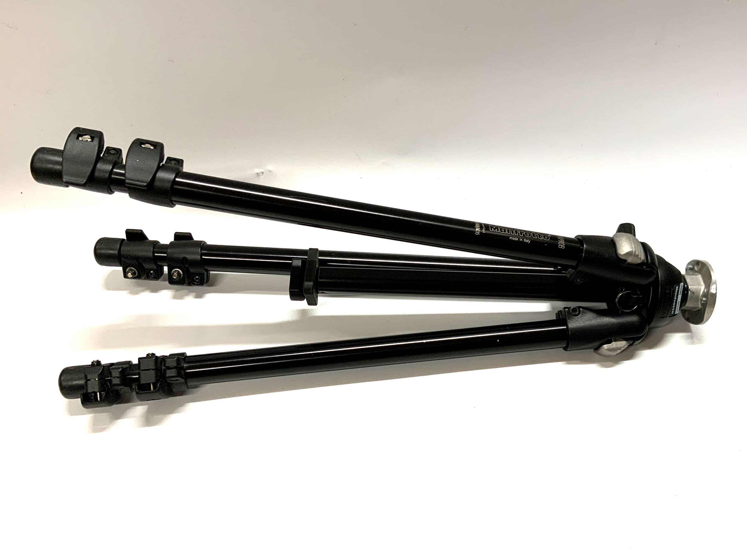 Manfrotto 190PROB Stativ schwarz MC15 mit schwenkbarer Mittelsäule Fotostativ