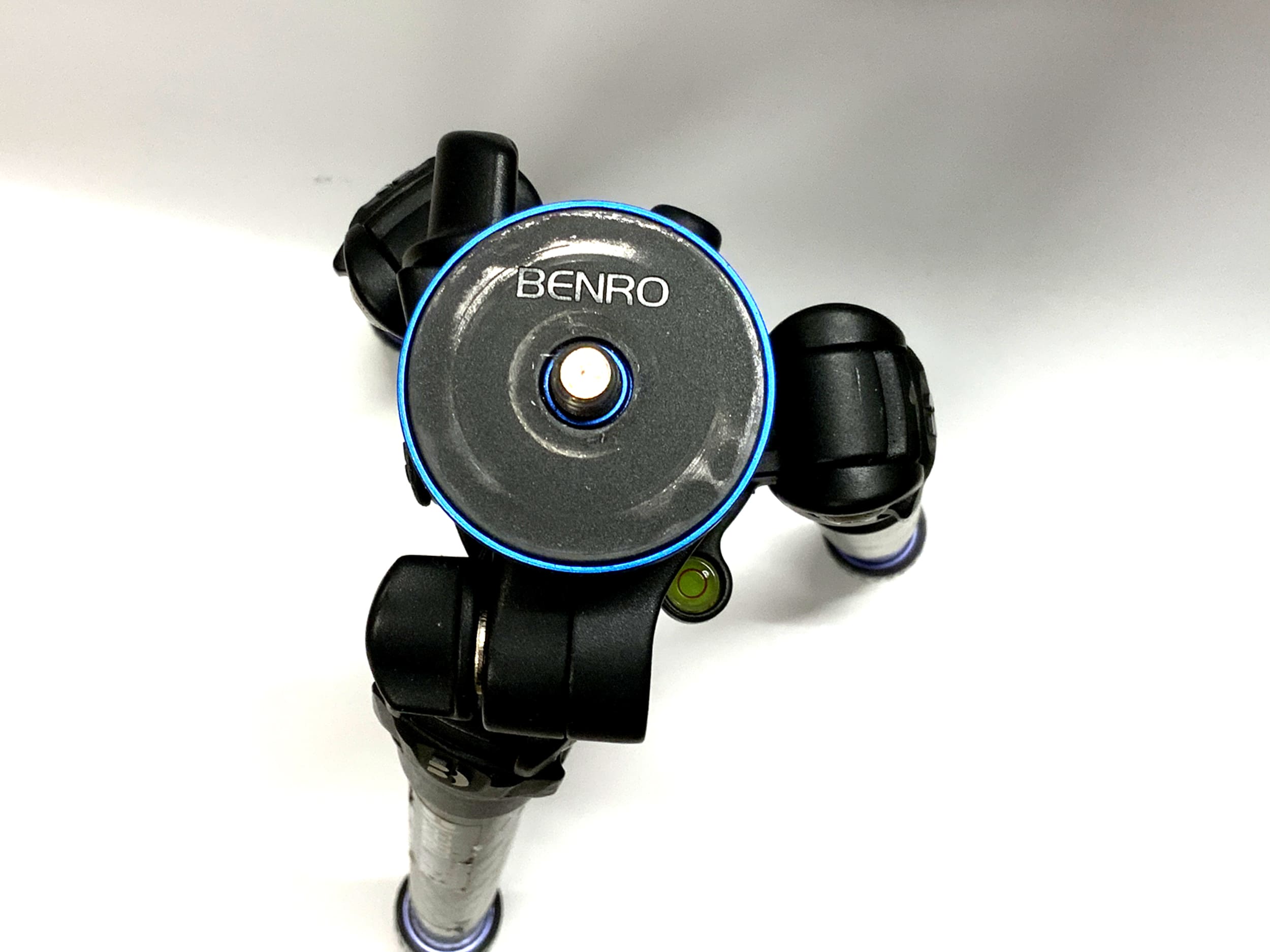 Benro FGP28C Stativ GoPlus Travel Carbon Stativ mit schwenkbarer Mittelsäule