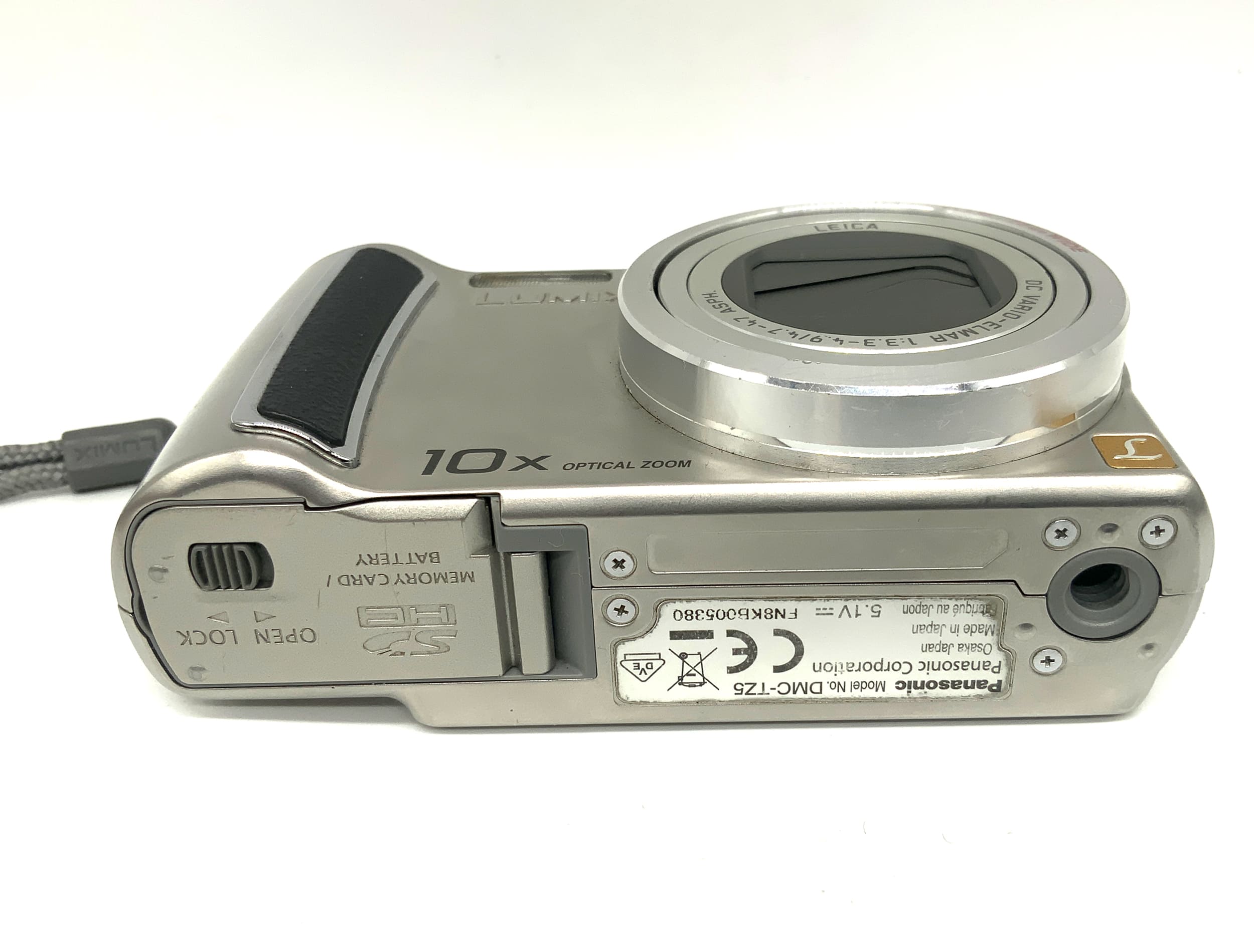 Panasonic Lumix DMC-TZ5 mit Leica DC Vario-Elmarit f/4.7-47mm Displayschaden