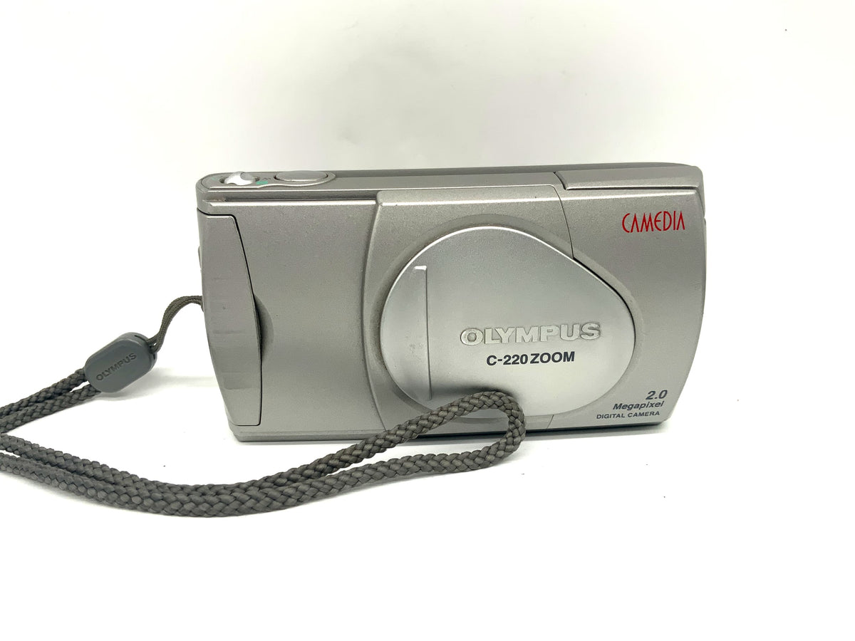 Olympus C-220 Zoom Digitale Kompaktkamera mit 5-15mm 1:2.8-4.9 Bleibt aus