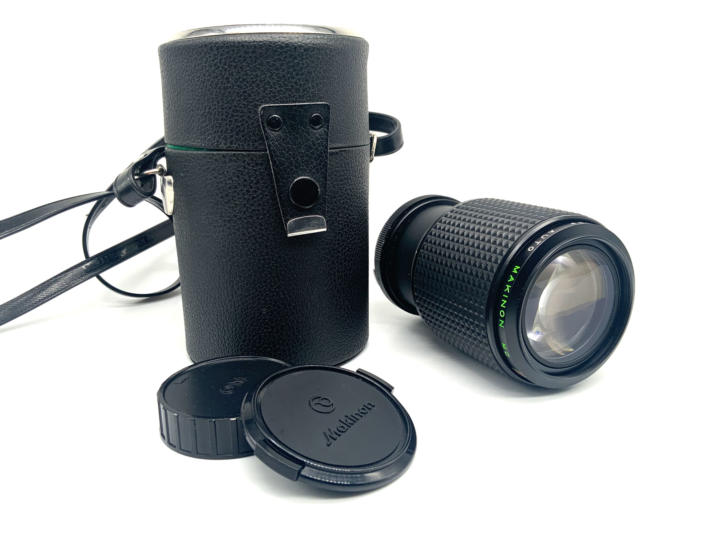 Makinon MC Auto Zoom 80-200mm 1:4.5 mit Tasche Zoomobjektiv (Olympus OM)