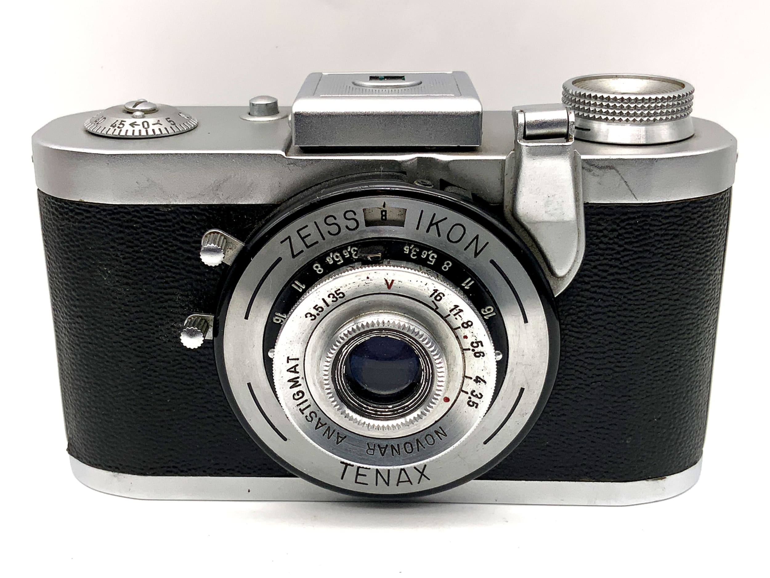 Zeiss Ikon Tenax viewfinder camera with Novonar Anastigmat 3.5/35mm V analog camera