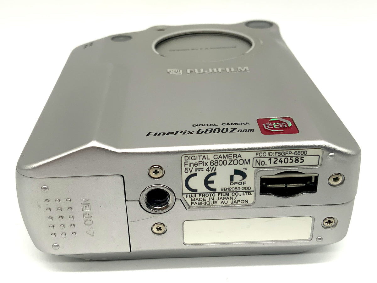 Fujifilm FinePix 6800 Digitale Kompaktkamera mit 8.3-24.9