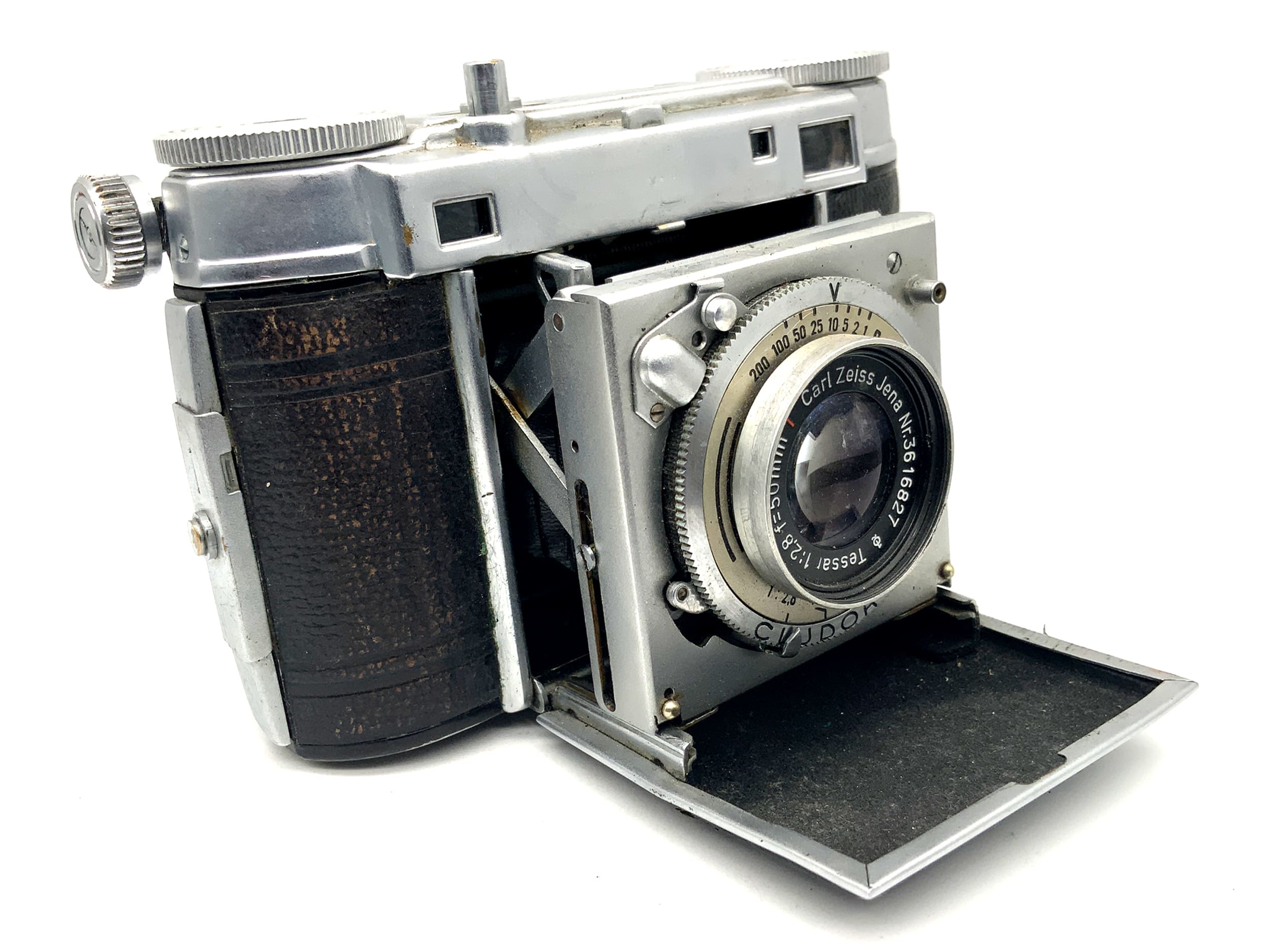 Appareil photo pliant Certo Dollina II avec objectif analogique Carl Zeiss Tessar 50 mm 1:2,8