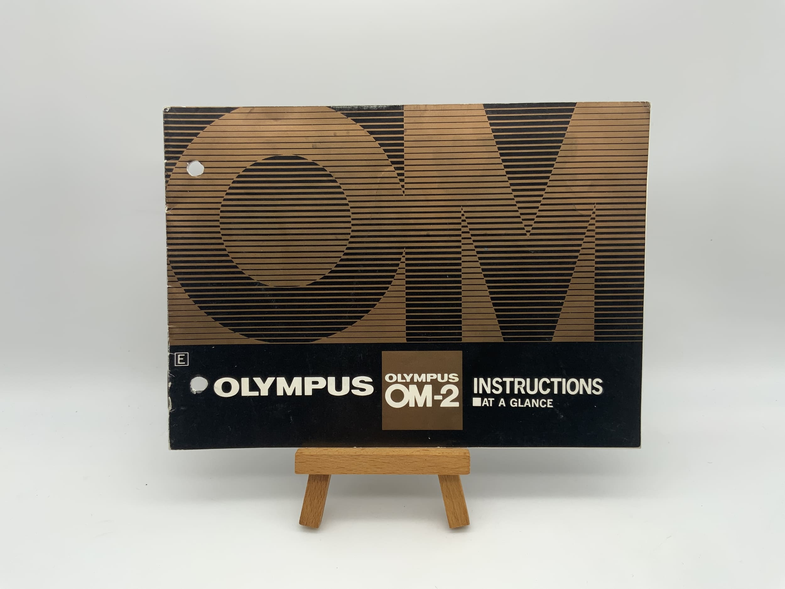 Olympus OM-2 at a glance Bedienungsanleitung Englisch