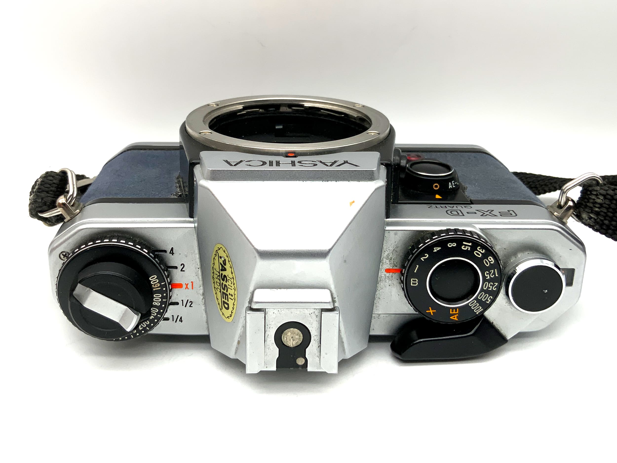 Yashica FX-D Quartz SLR 35mm SLR analog Body (Yashica/Contax)