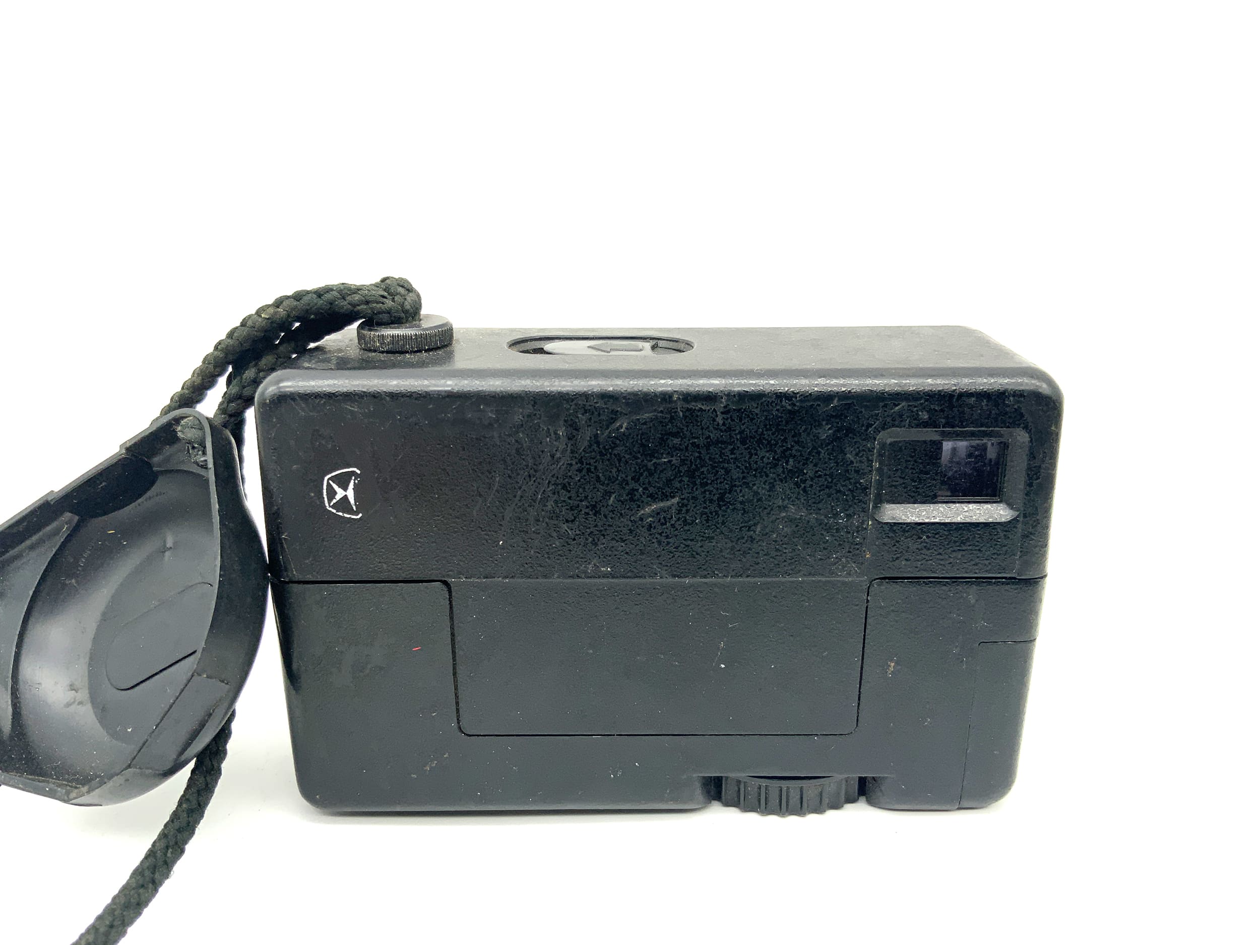 Belomo Agat 18K Sucherkamera mit Industar-104 28mm 1:2.8 Halbformat Analogkamera