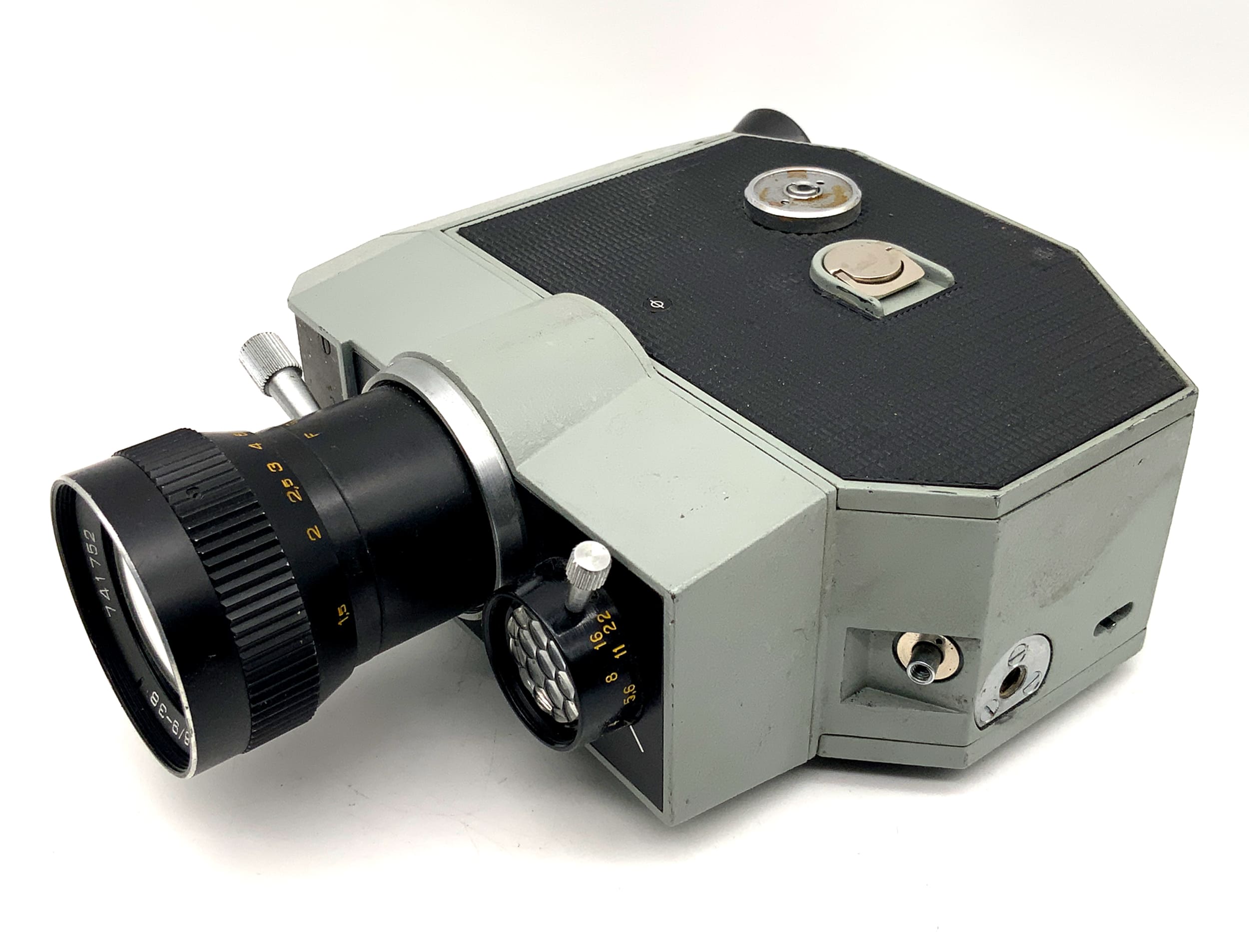 Zenit Quarz DS8-3 Filmkamera mit Meteor-8M 1,8/9-38mm Super 8