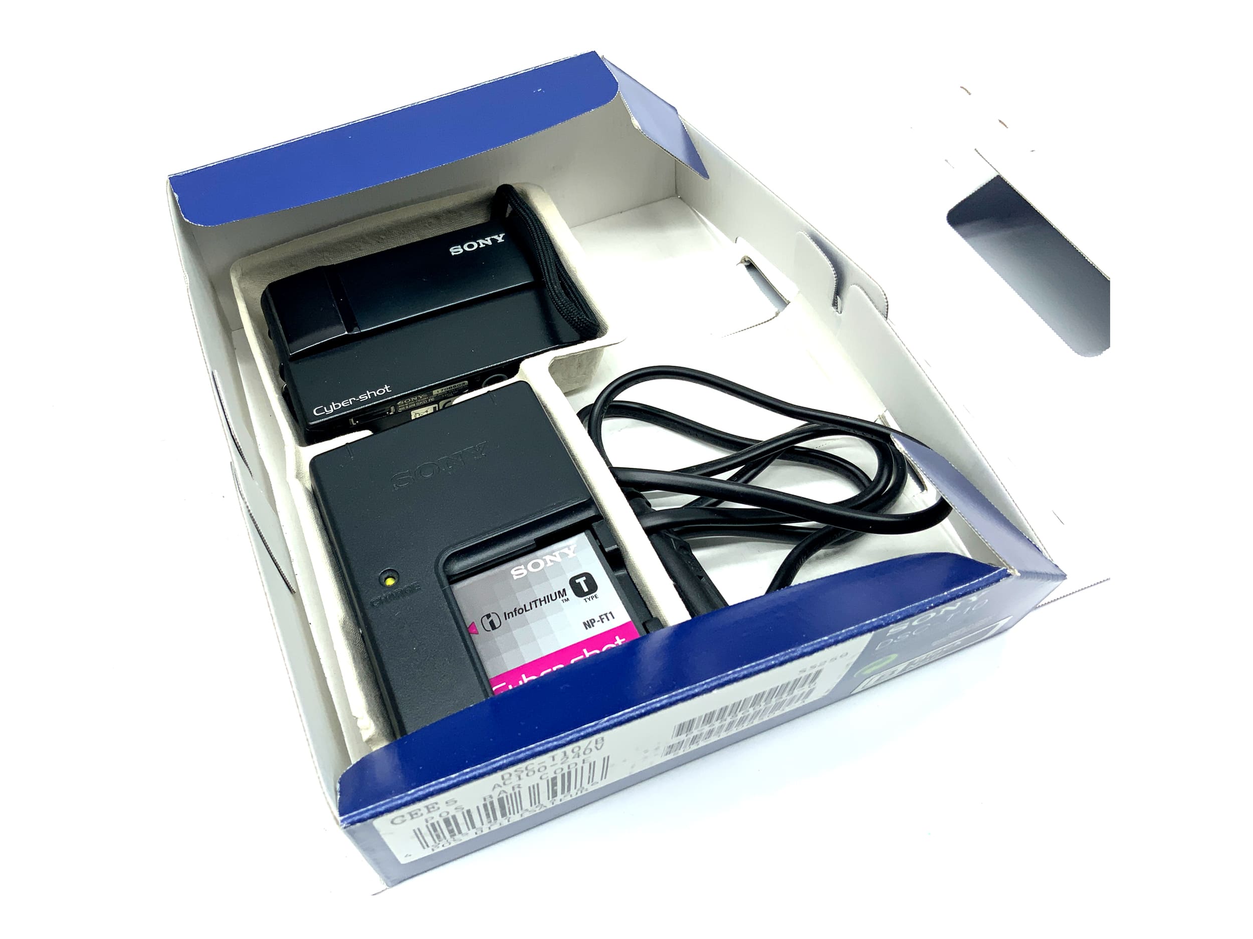 Sony Cyber-Shot DSC-T10 Digitale Kompaktkamera mit 6,33-19mm 1:3,5-4,3 in OVP