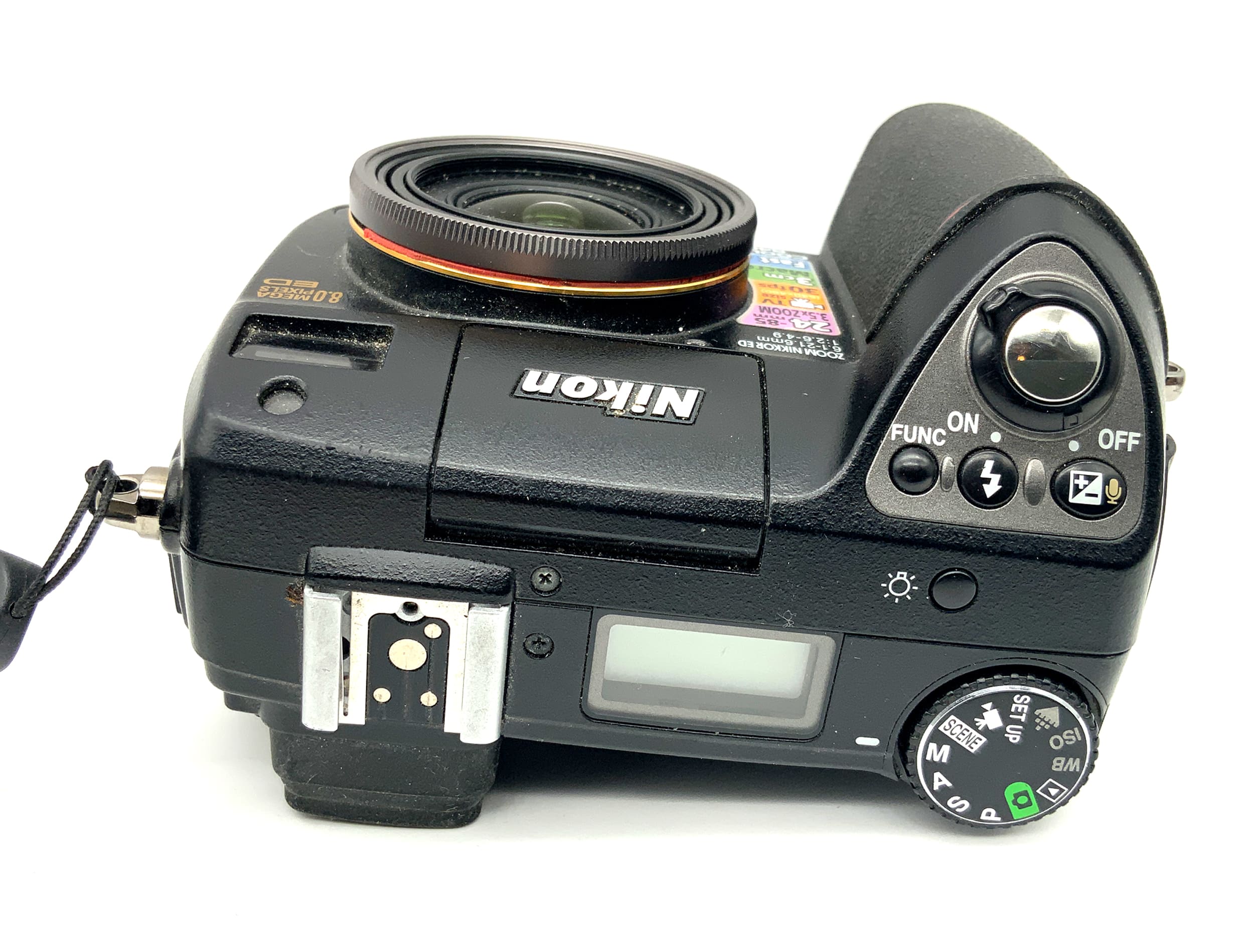 Nikon Coolpix 8400 Digitale Kompaktkamera mit 6.1-21.6mm