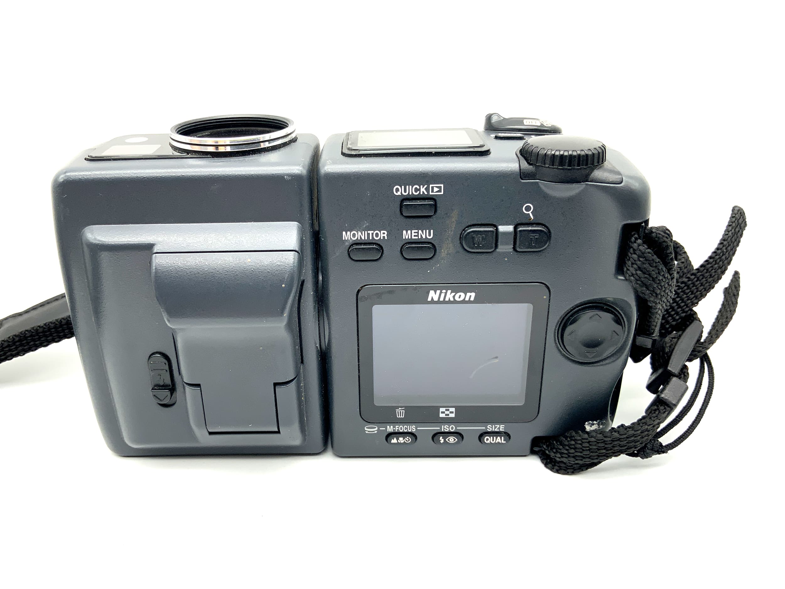 Nikon Coolpix 995 Digitale Kompaktkamera mit Zoom Nikkor 8-32mm 1:2.6-5.1