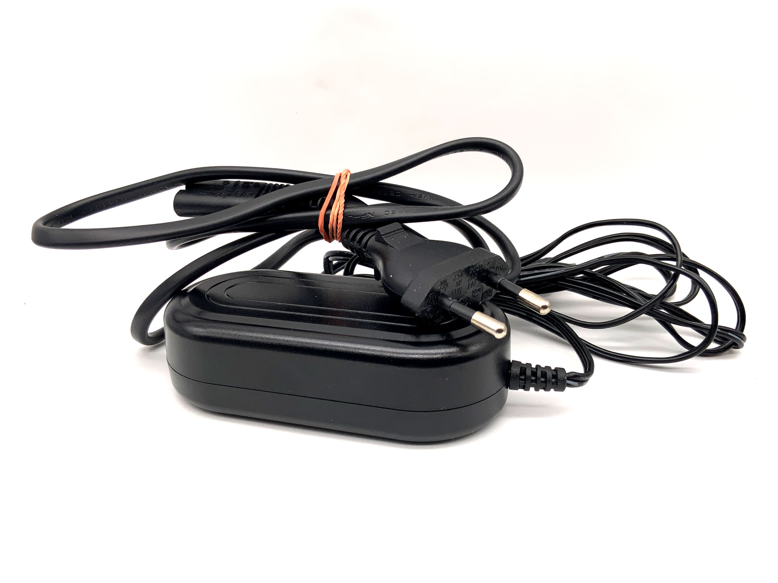 JVC GC-PX100BE Camcorder mit 3.76-37.6mm 1:1.2 Videokamera mit Akku