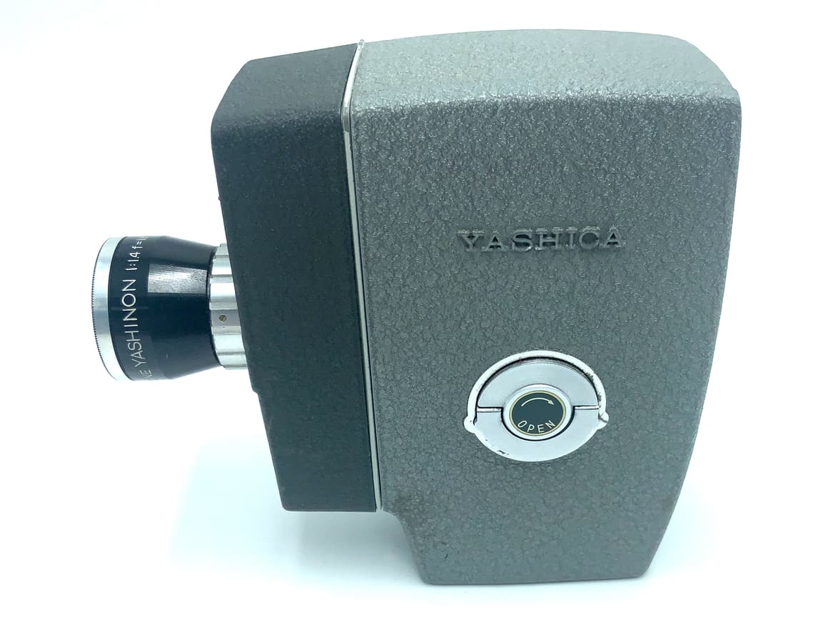 Yashica EE 8 Transistor Controlled Filmkamera mit Yashinon 10mm 1:1.4