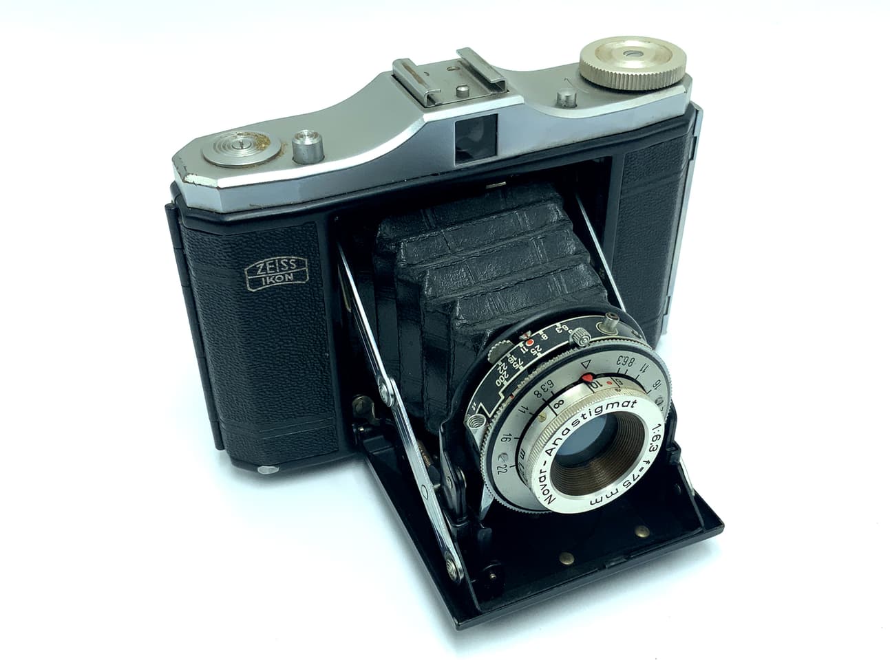 Zeiss Ikon Nettar 517/16 folding camera with Novar Anastigmat 1:6.3 f=75mm Vario