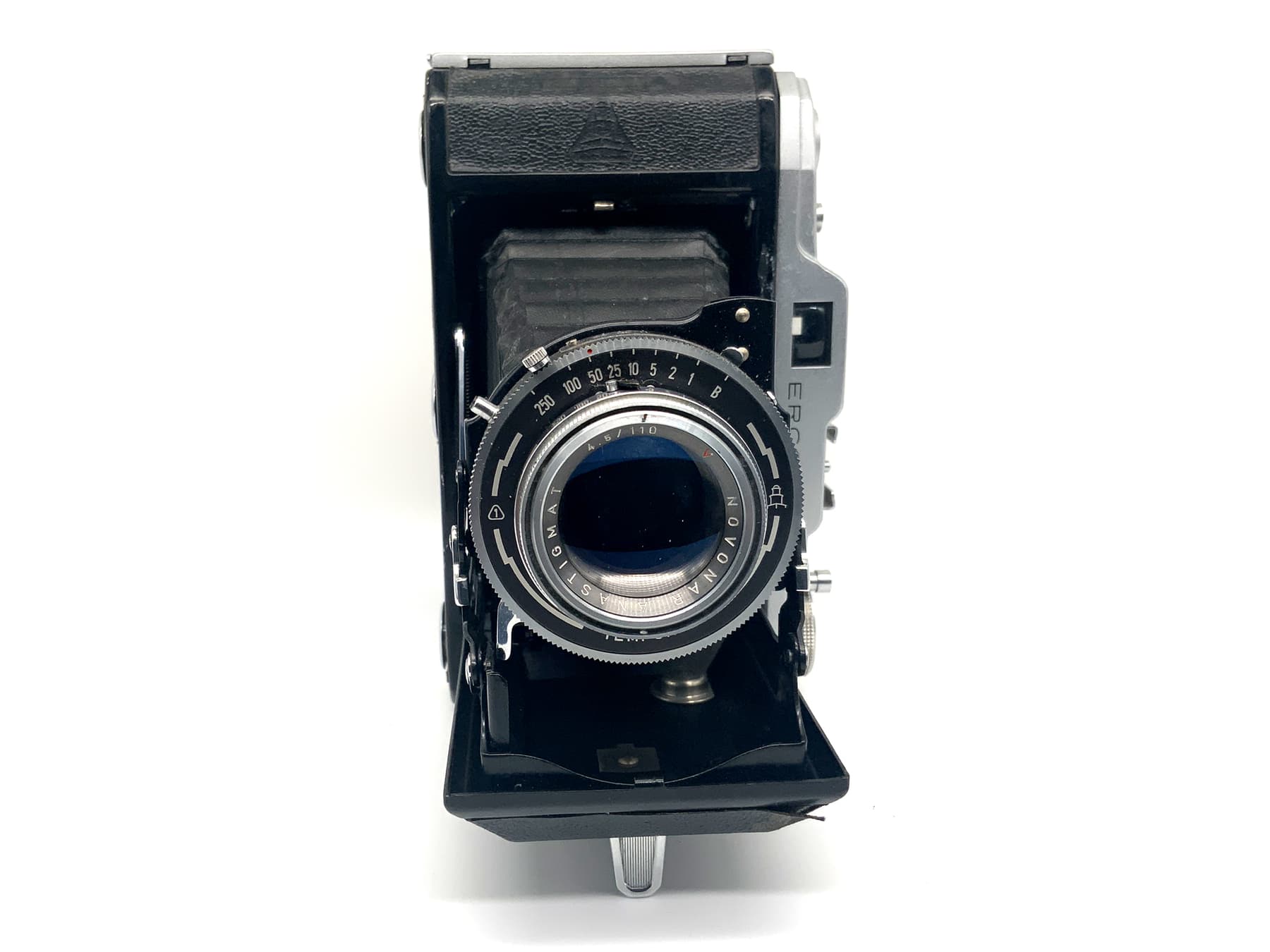 Pentacon Ercona II Klappkamera mit Novar Anastigmat 1:4,5 110mm red V